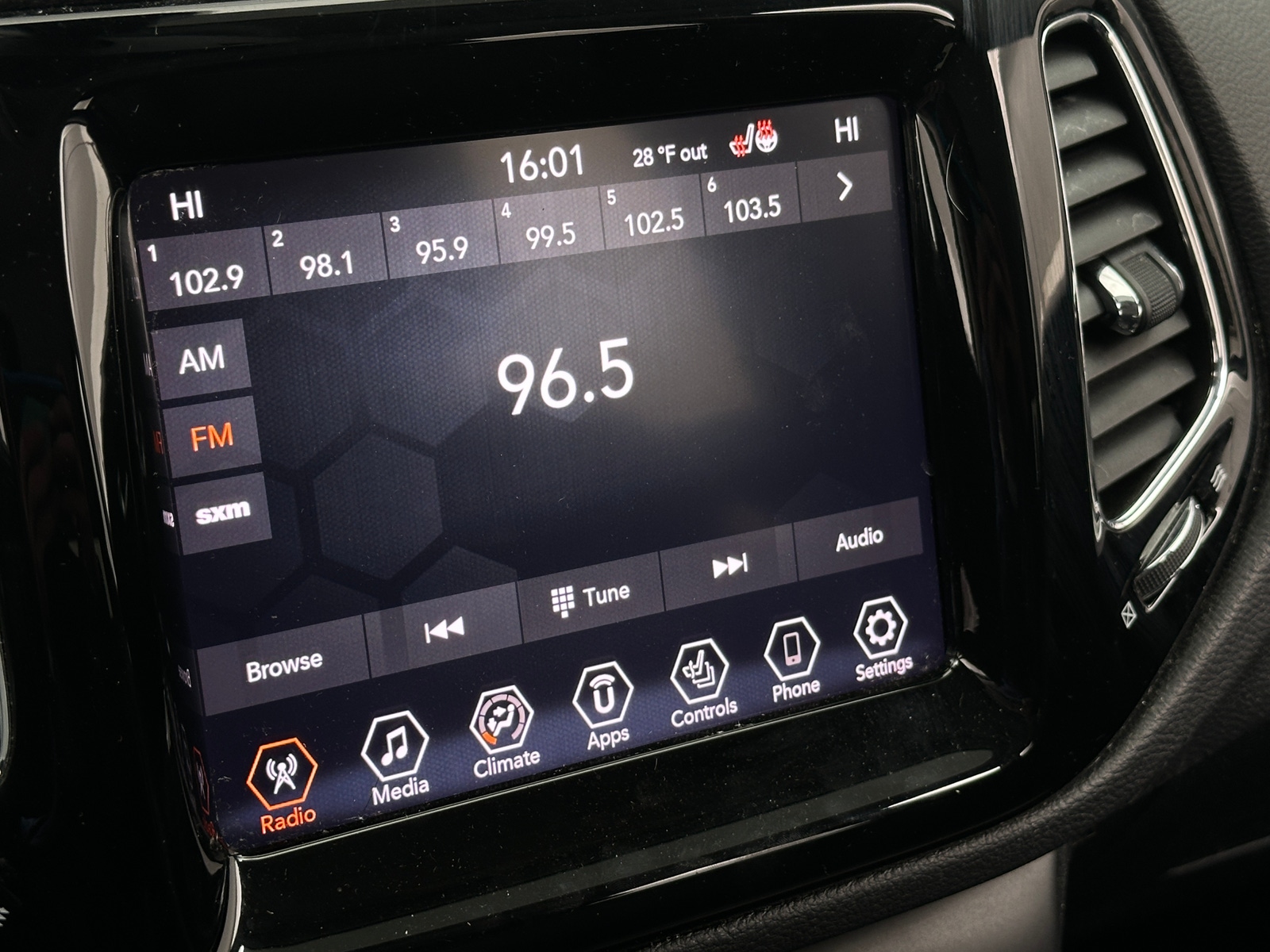 Thumbnail: 2020 Jeep Compass - 3