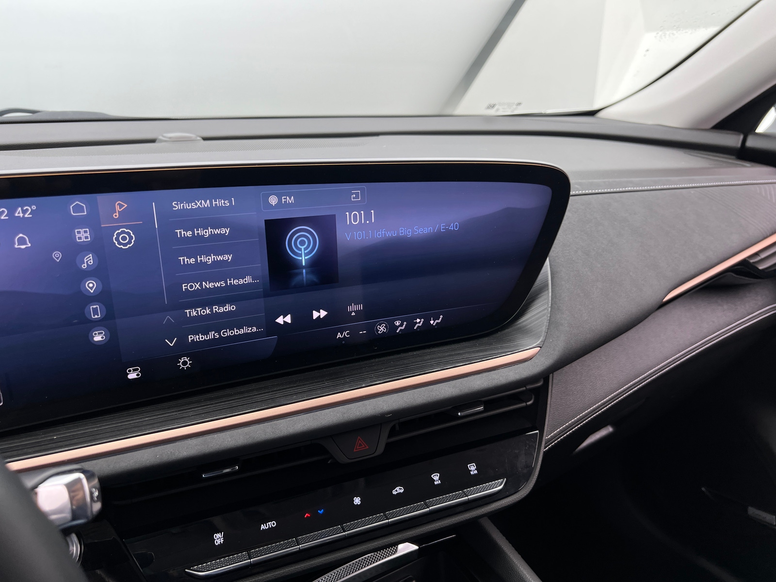 Thumbnail: 2024 Buick Envision - 3