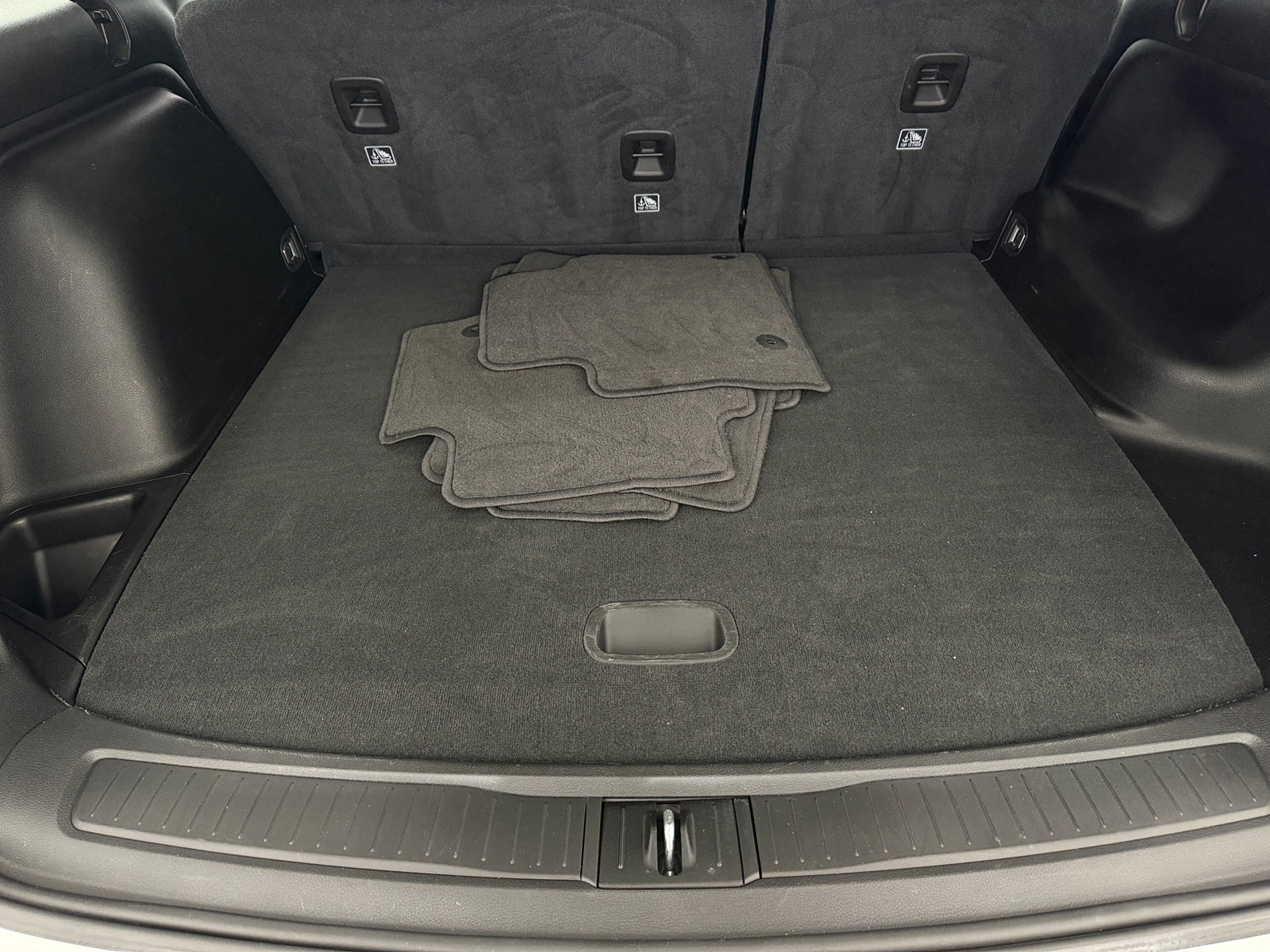 Thumbnail: 2023 Jeep Grand Cherokee - 6