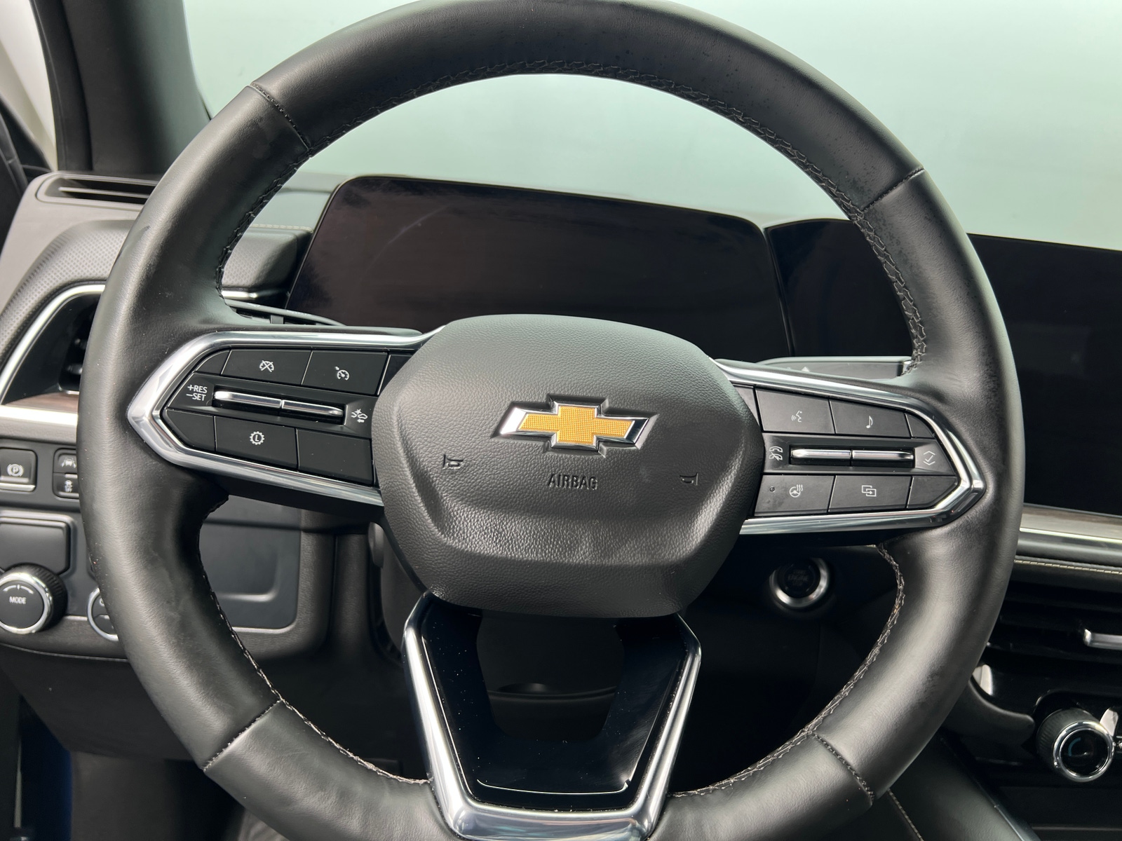 Thumbnail: 2025 Chevrolet Tahoe - 4