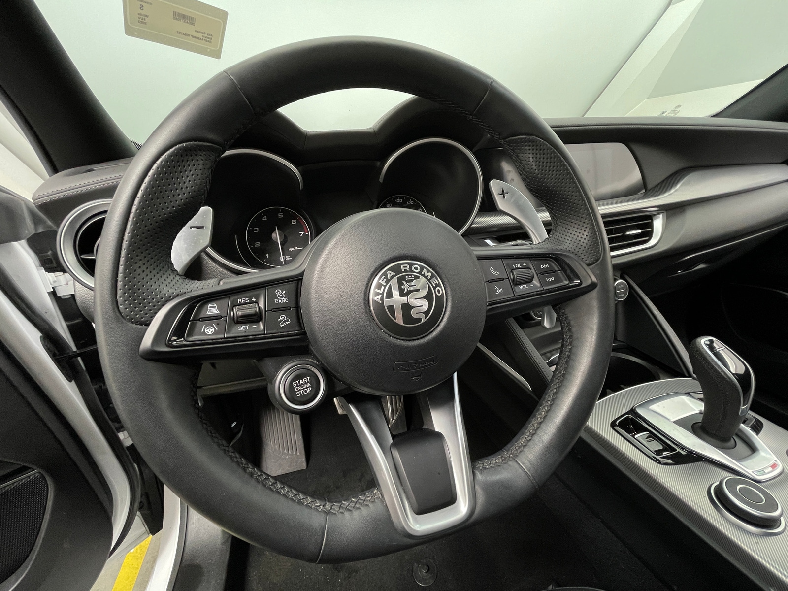 Thumbnail: 2023 Alfa Romeo Stelvio - 4