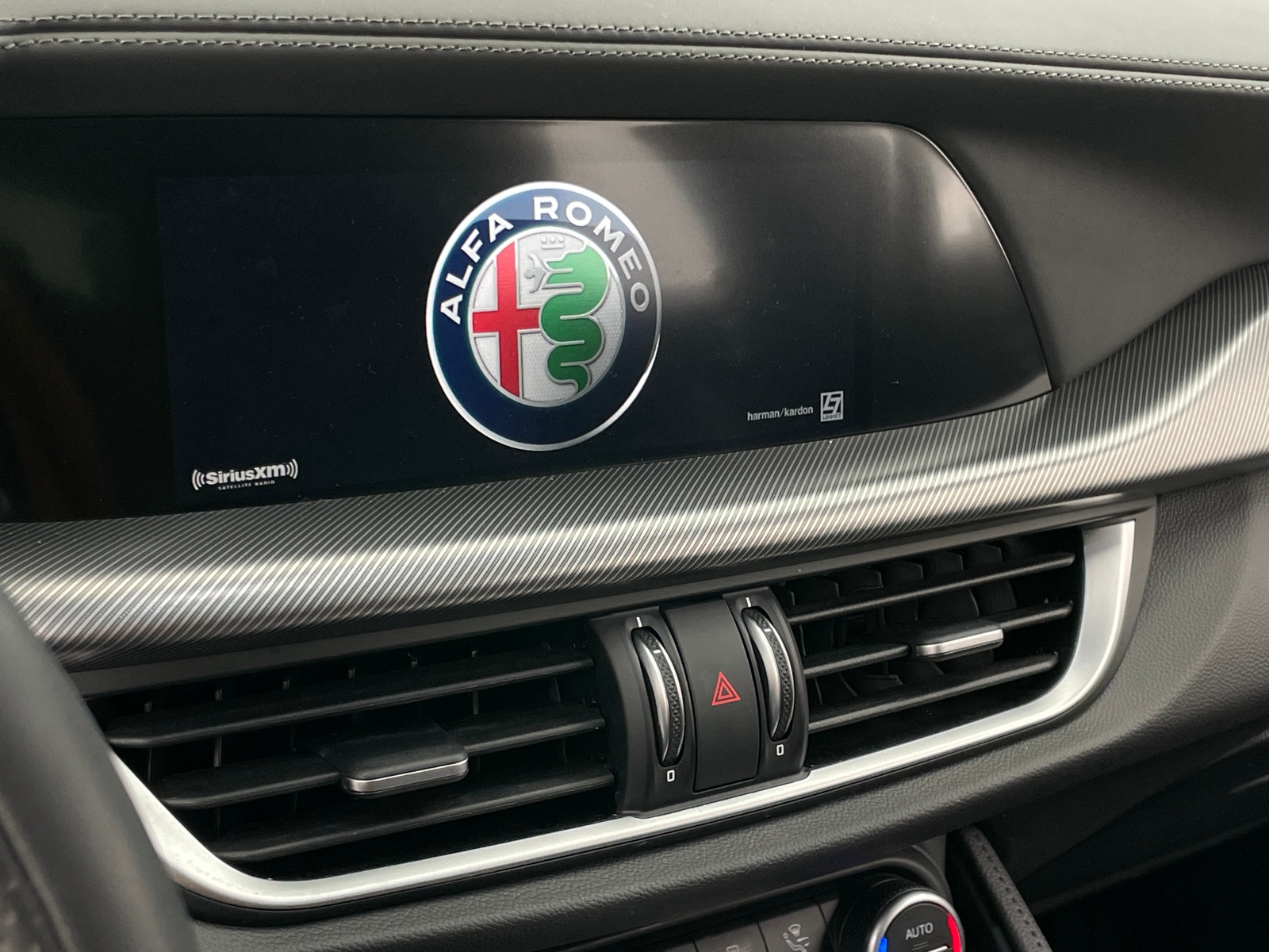 Thumbnail: 2023 Alfa Romeo Stelvio - 3