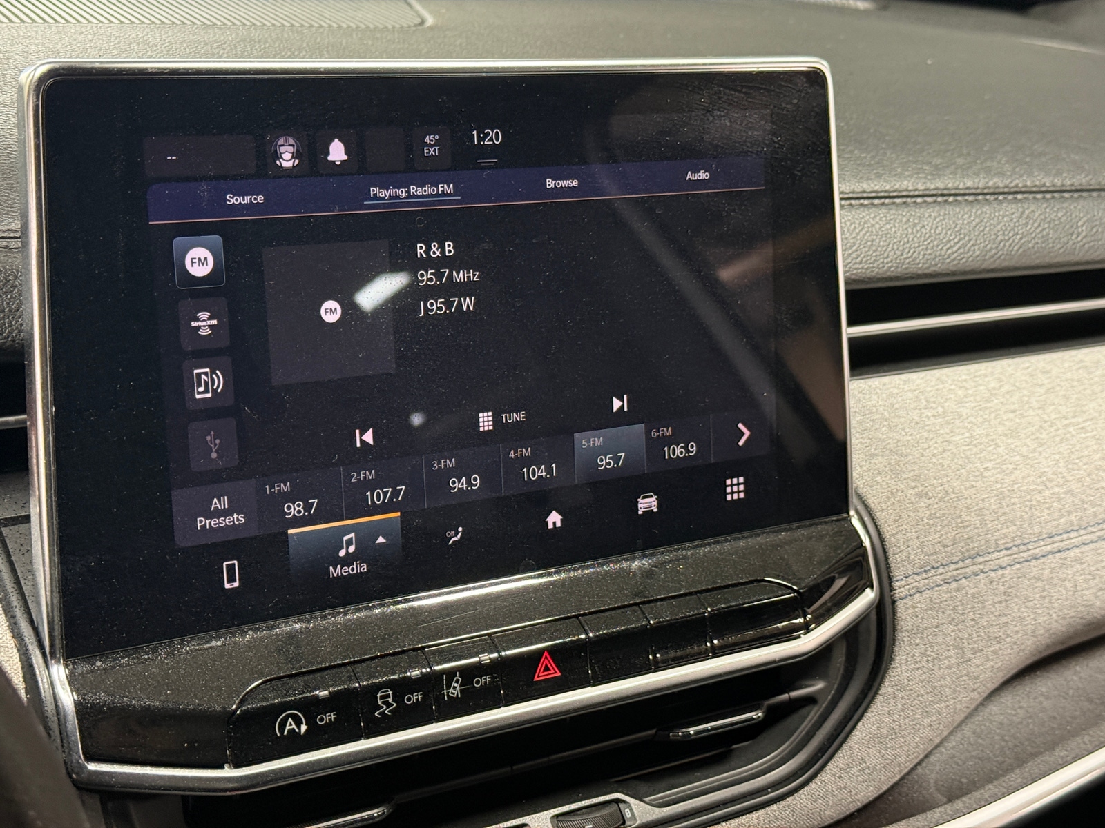 Thumbnail: 2023 Jeep Compass - 4