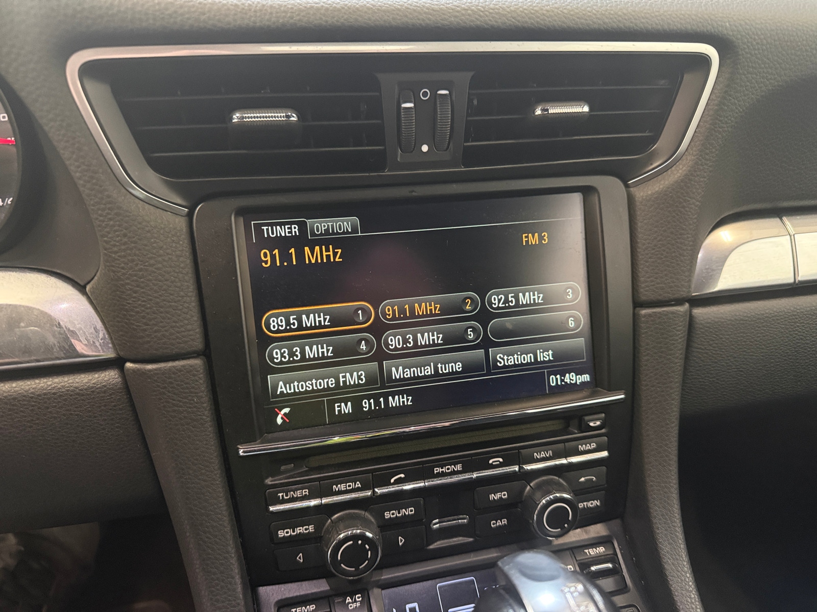 Thumbnail: 2016 Porsche 911 - 3