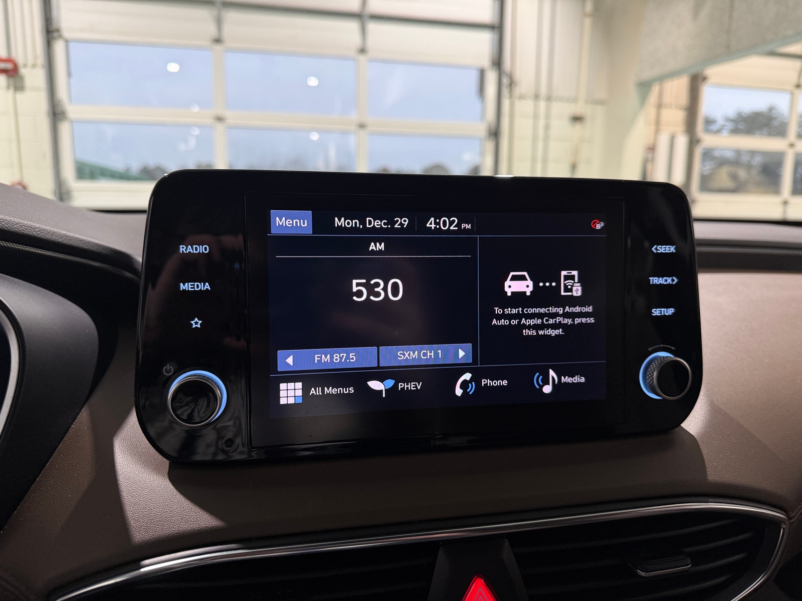 Thumbnail: 2022 Hyundai Santa Fe - 4