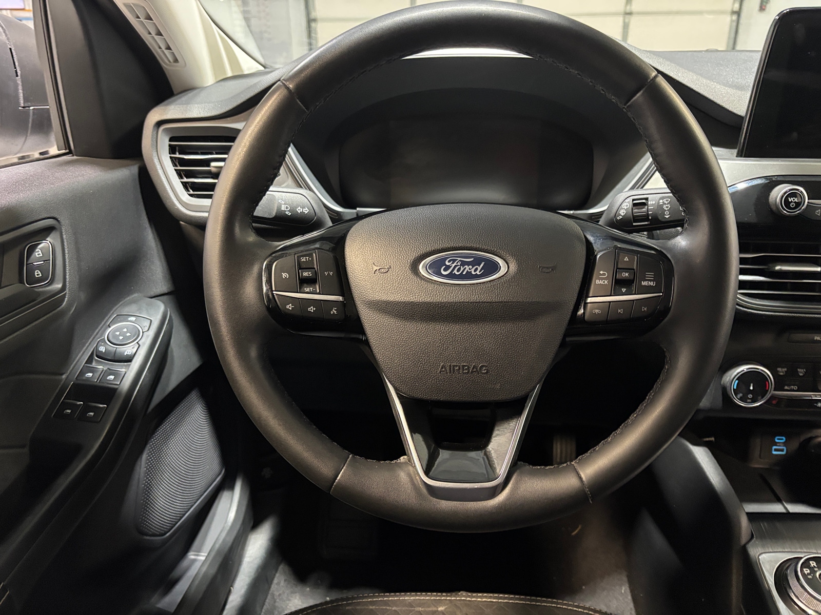 Thumbnail: 2023 Ford Escape - 5