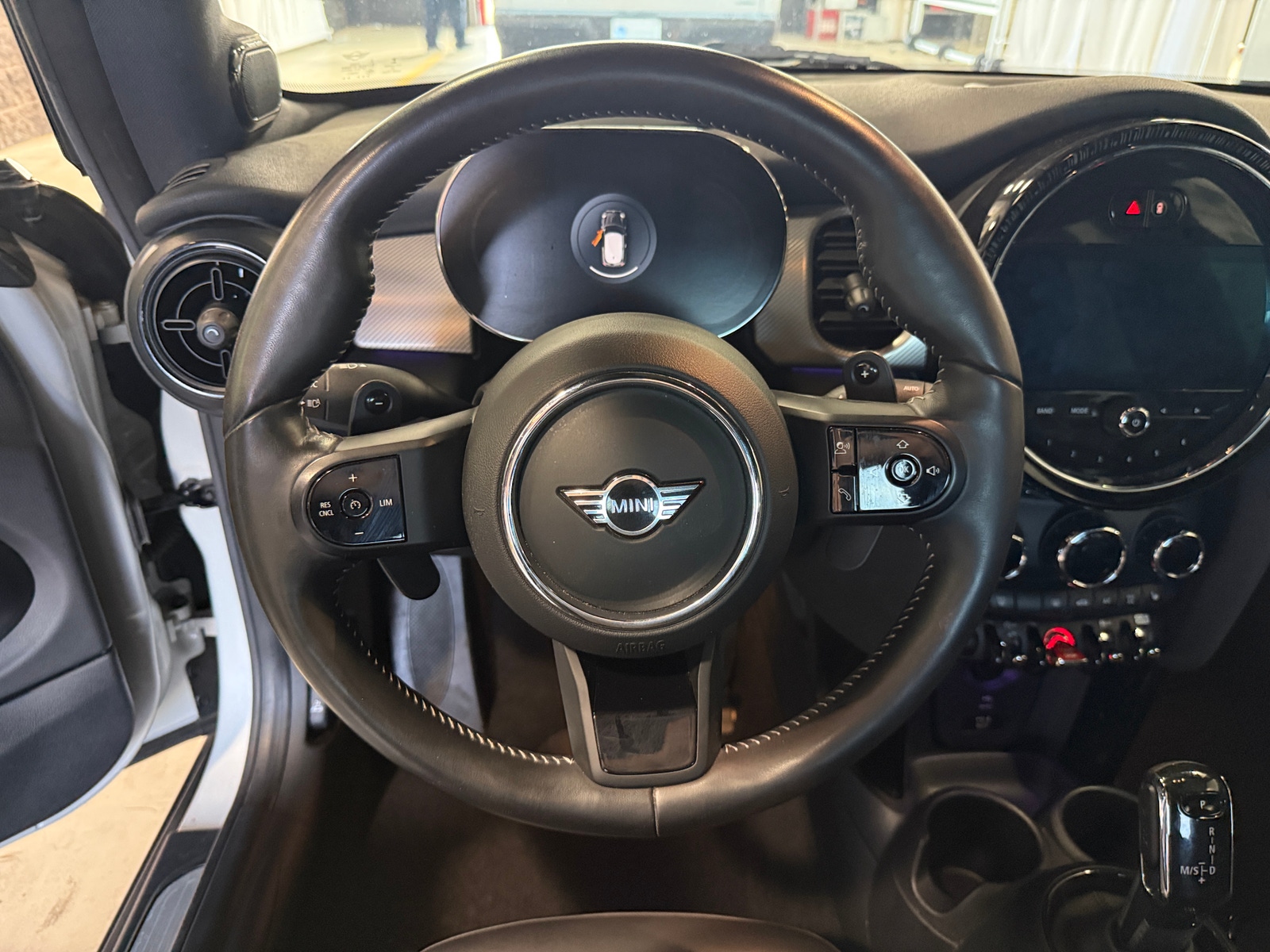 Thumbnail: 2022 MINI Cooper Hardtop - 4