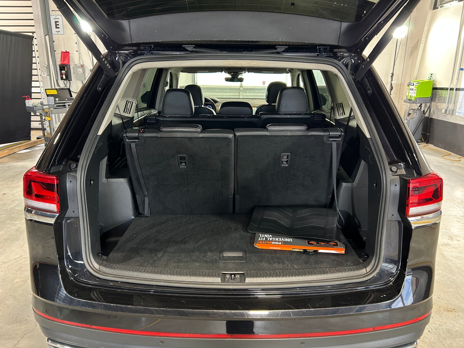 Thumbnail: 2025 Volkswagen Atlas - 6