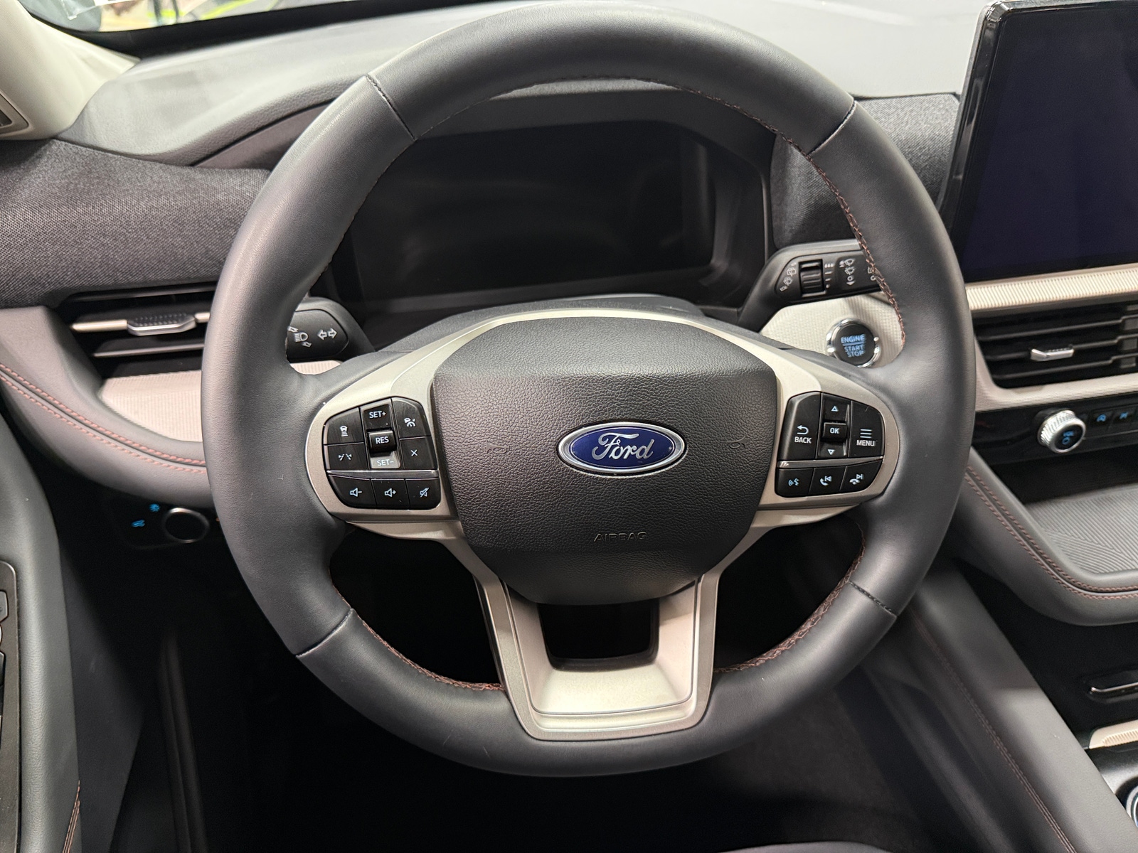 Thumbnail: 2025 Ford Explorer - 5