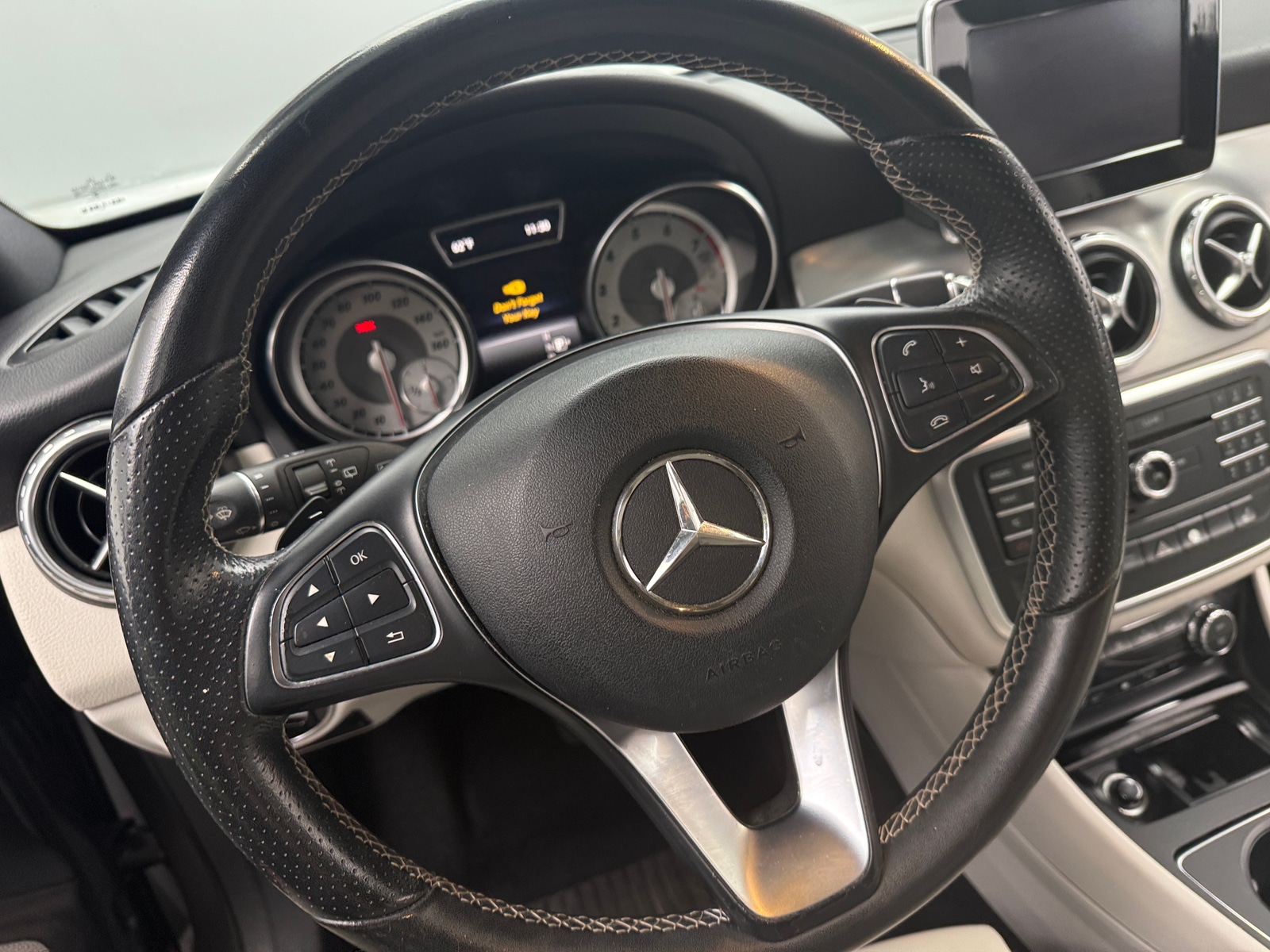 Thumbnail: 2017 Mercedes-Benz GLA - 4