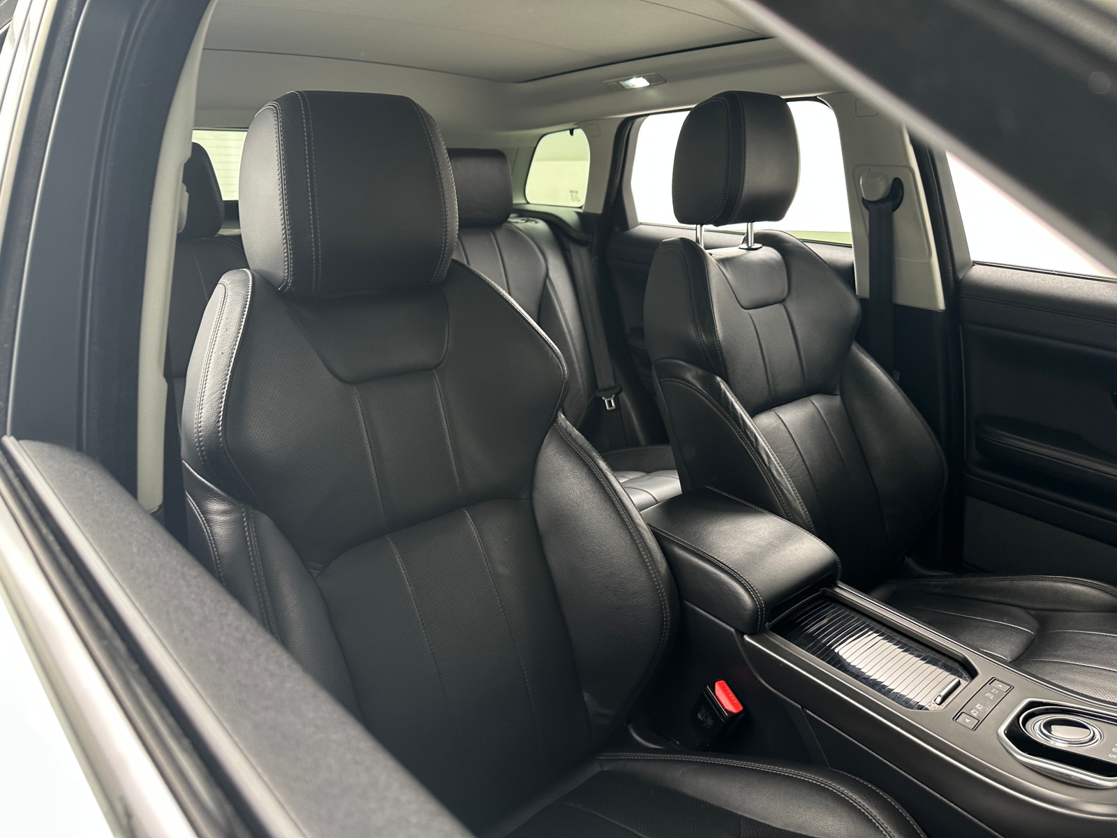 Thumbnail: 2018 Land Rover Range Rover Evoque - 2