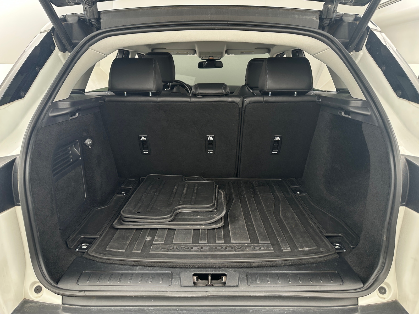 Thumbnail: 2018 Land Rover Range Rover Evoque - 7