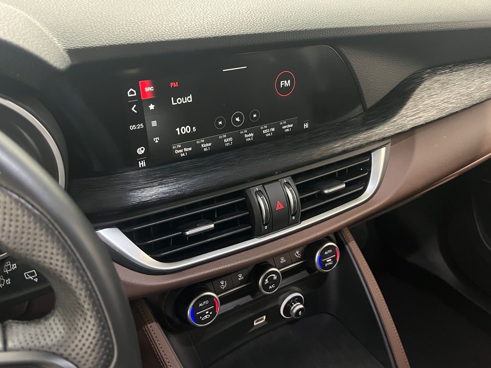 Thumbnail: 2020 Alfa Romeo Stelvio - 3