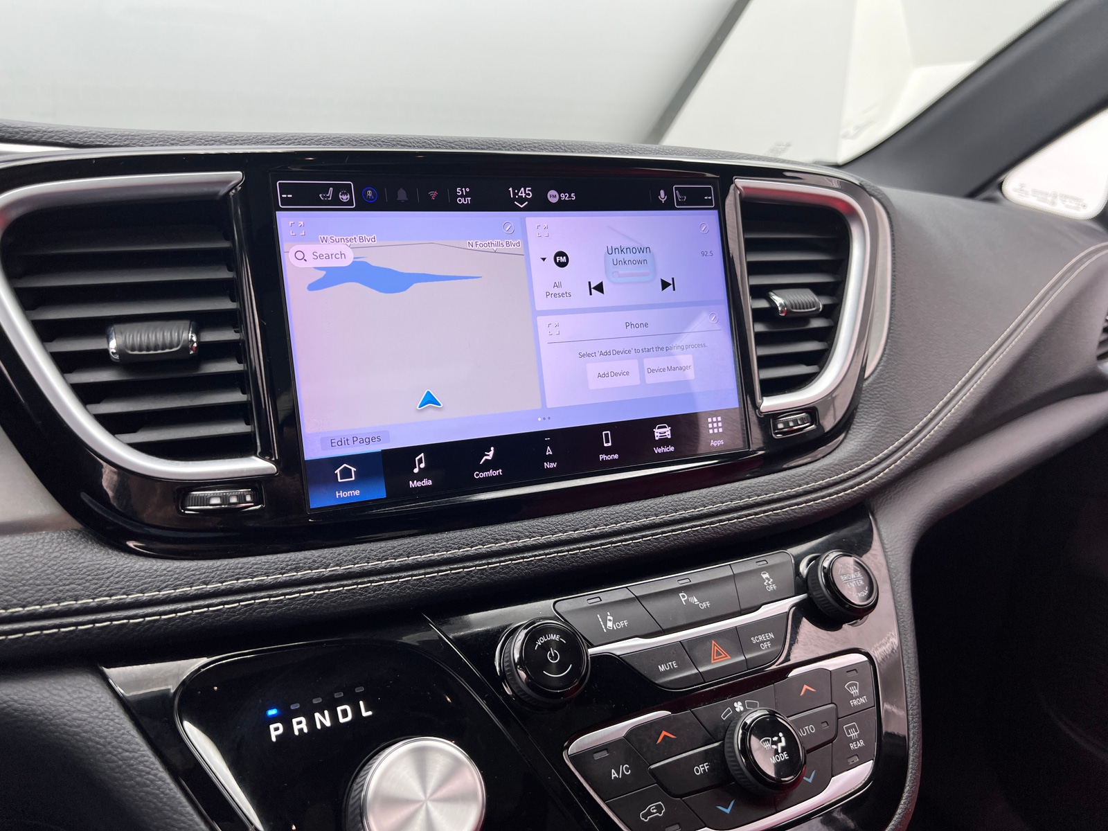 Thumbnail: 2021 Chrysler Pacifica - 3