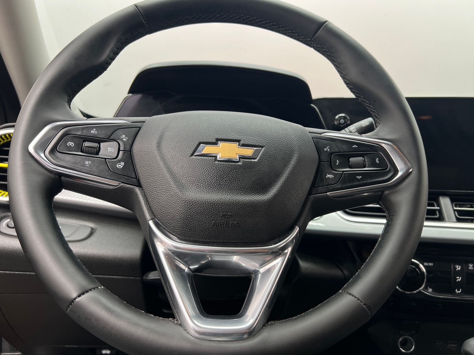 Thumbnail: 2024 Chevrolet Trax - 5