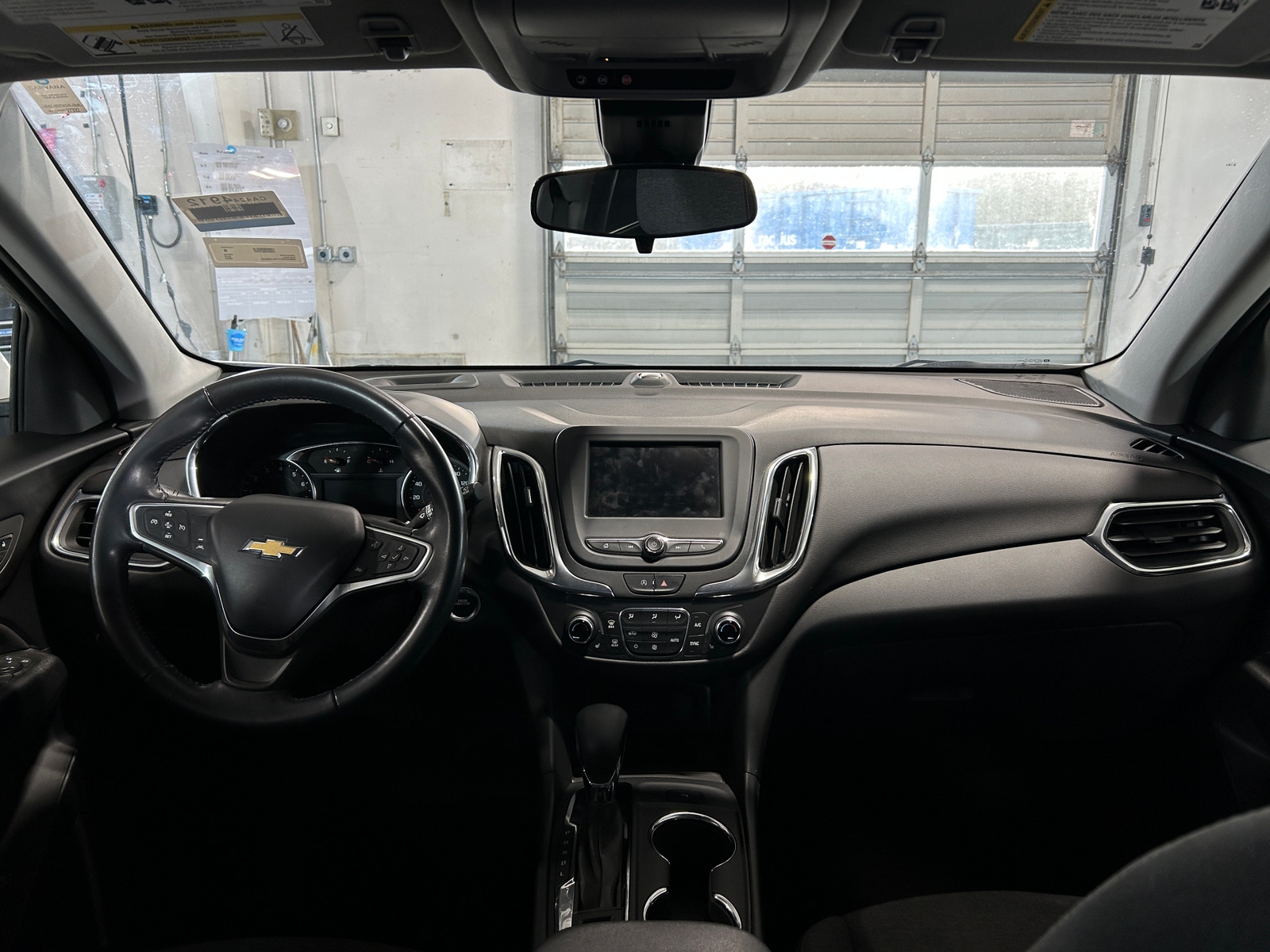 Thumbnail: 2022 Chevrolet Equinox - 3