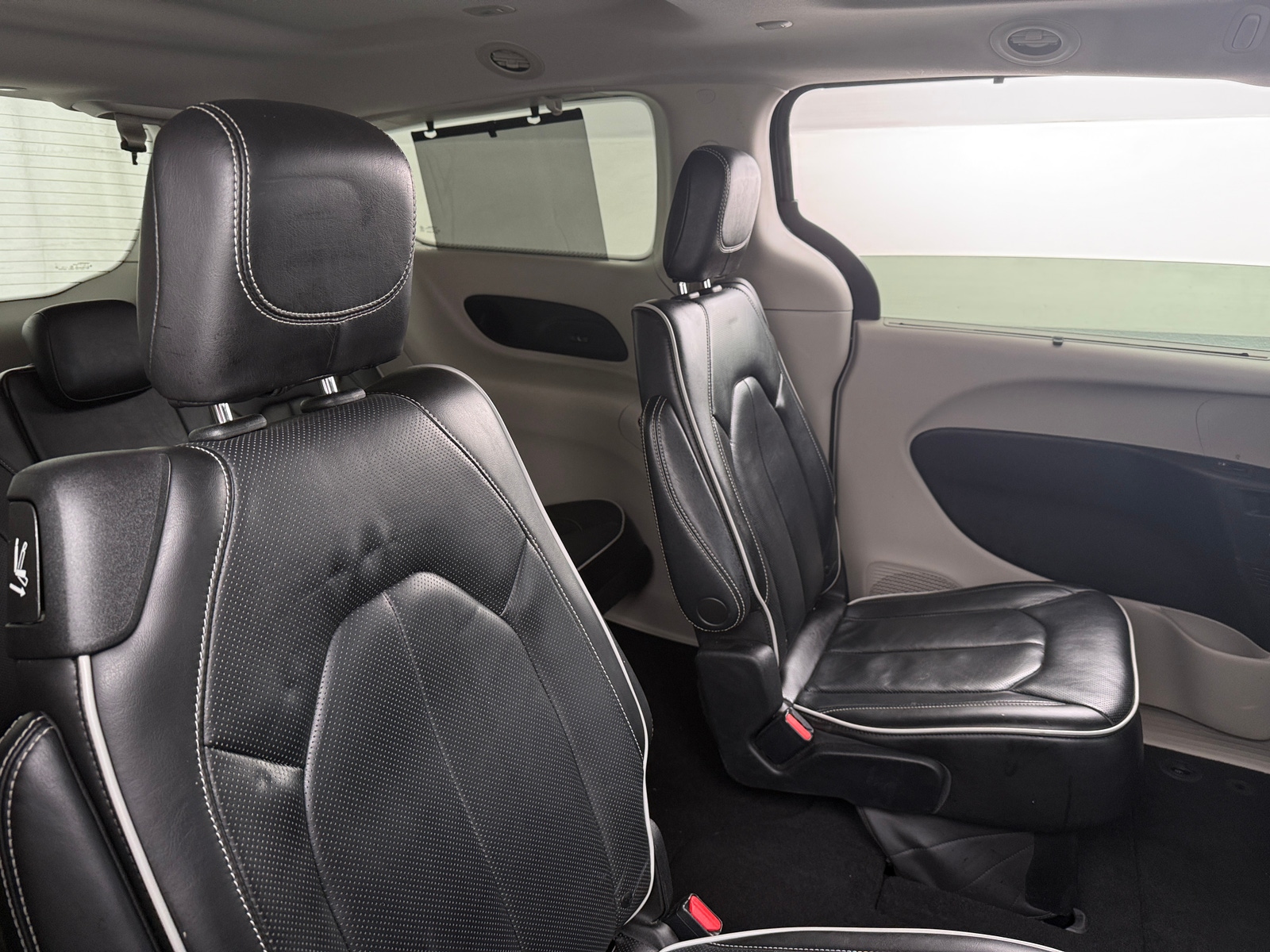 Thumbnail: 2022 Chrysler Pacifica - 5