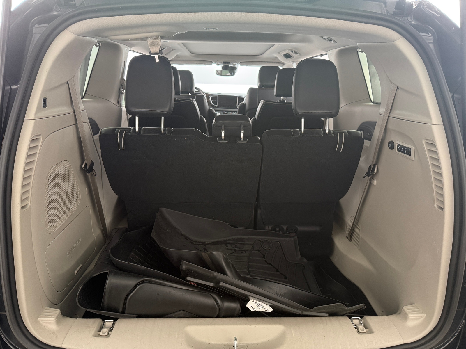 Thumbnail: 2022 Chrysler Pacifica - 6