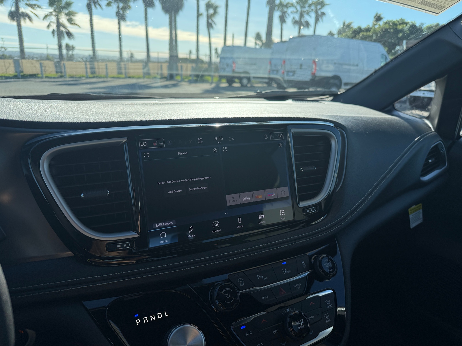 Thumbnail: 2026 Chrysler Pacifica - 3