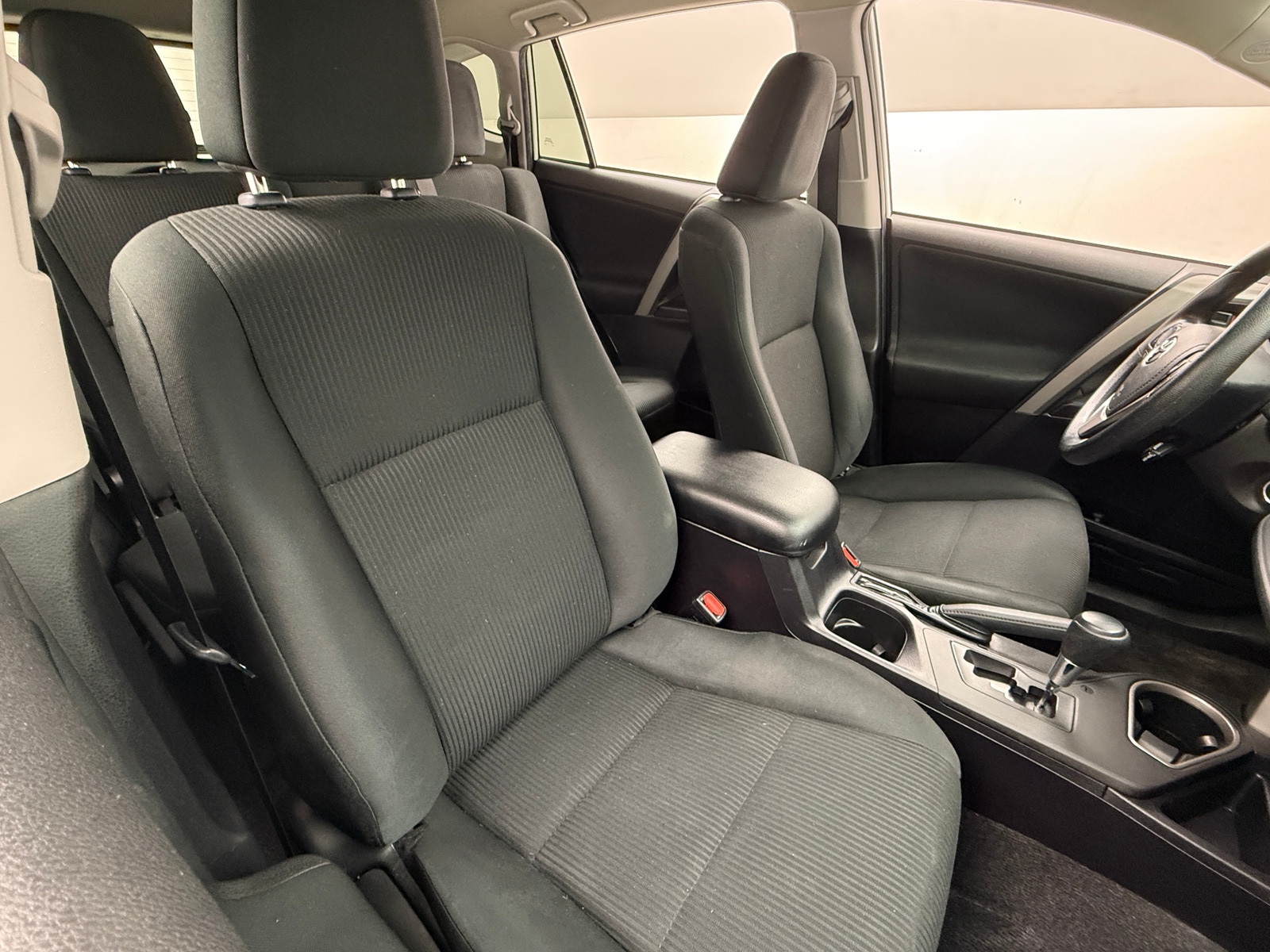 Thumbnail: 2018 Toyota RAV4 - 2