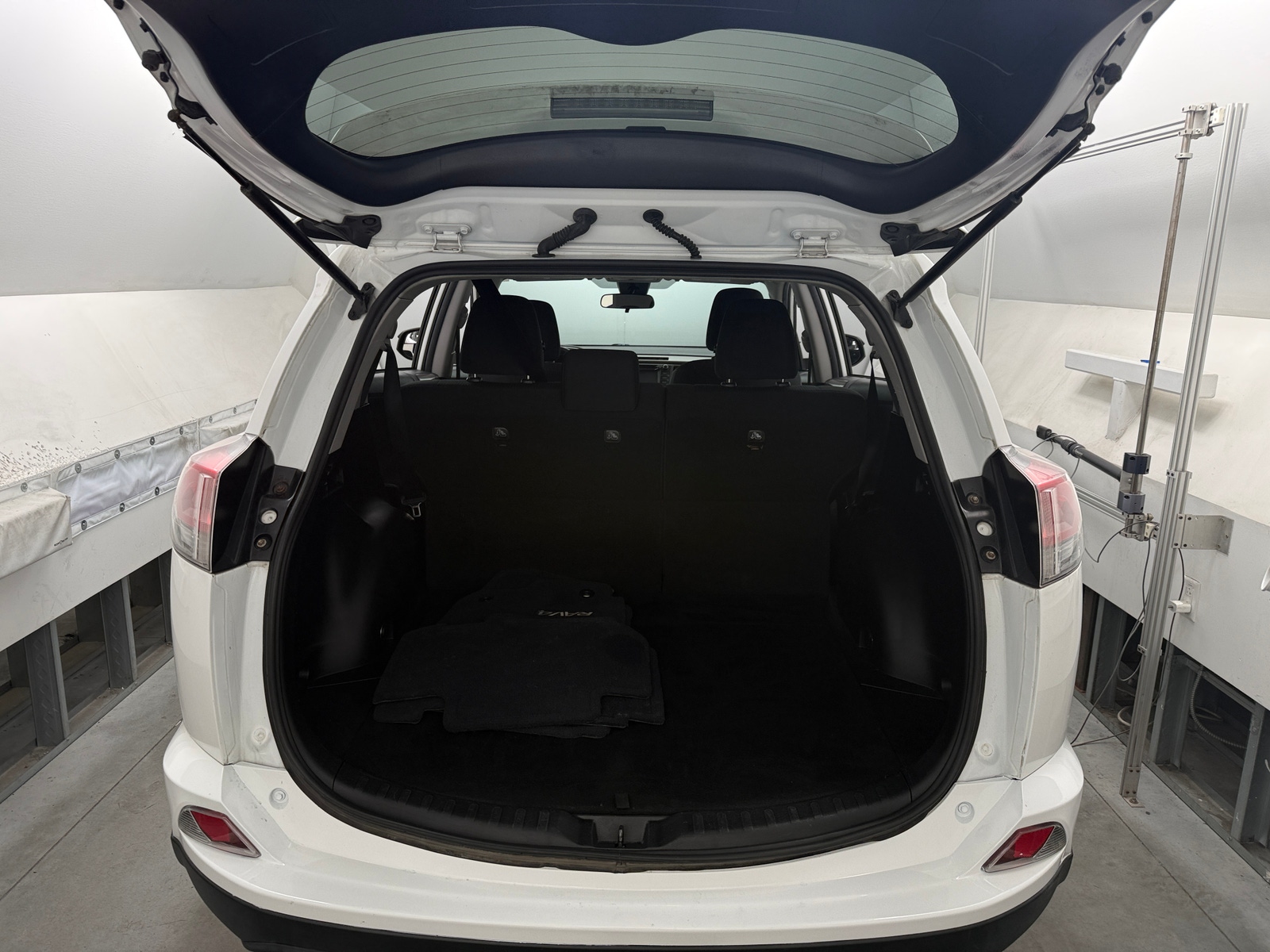 Thumbnail: 2018 Toyota RAV4 - 7