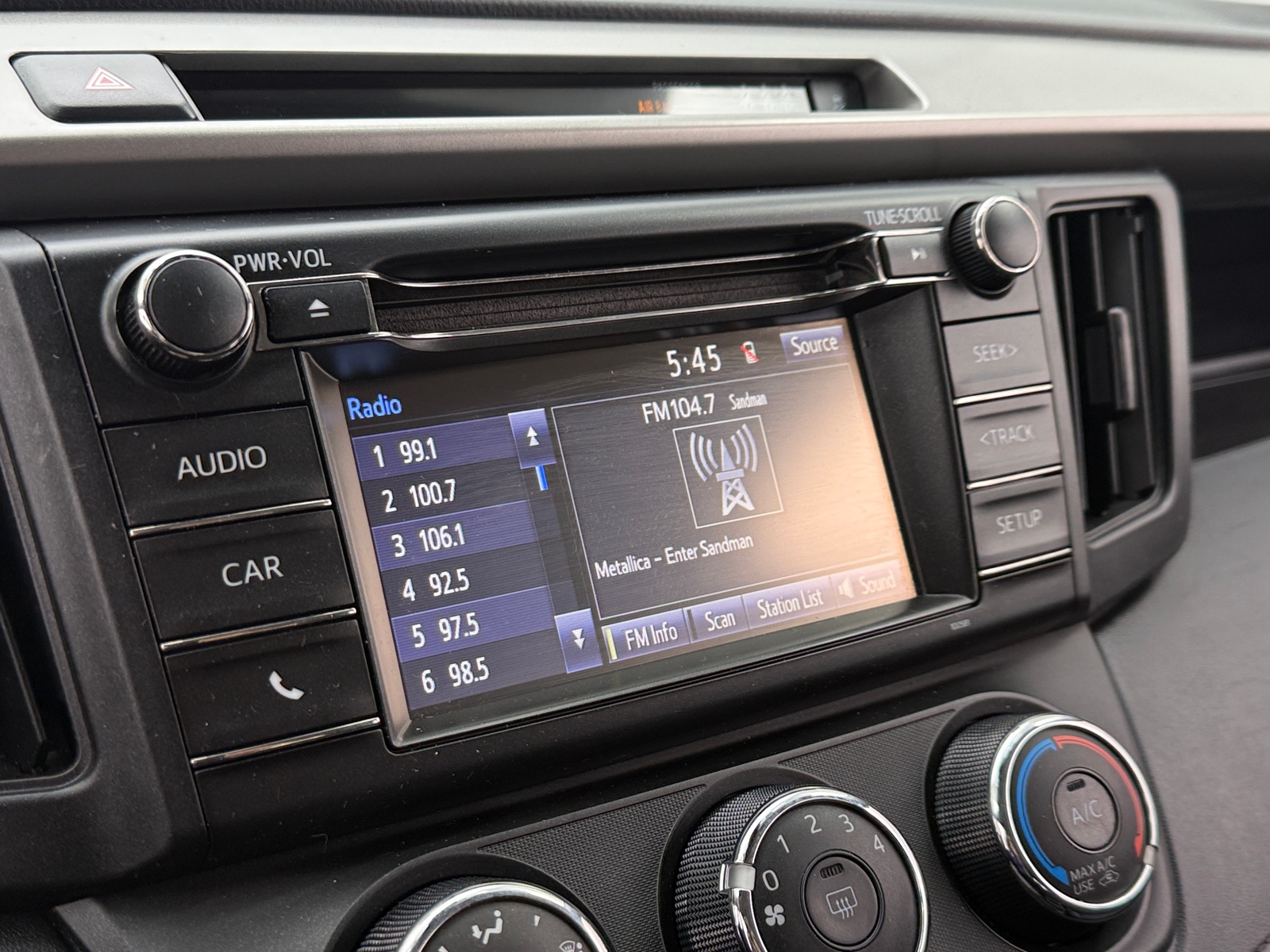 Thumbnail: 2018 Toyota RAV4 - 4