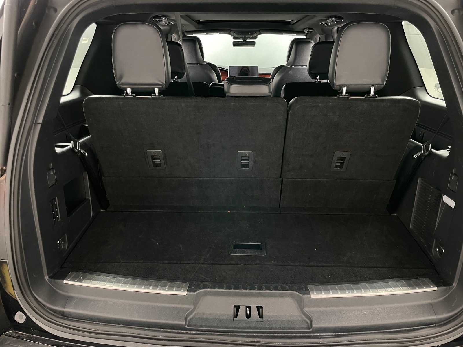 Thumbnail: 2024 Lincoln Navigator - 6