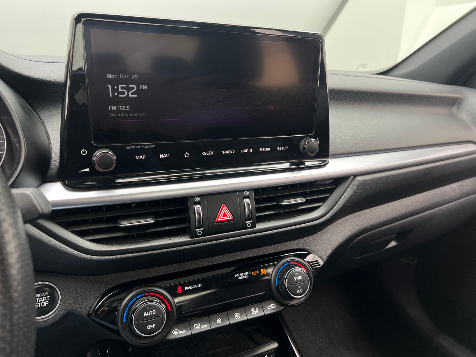 Thumbnail: 2023 Kia Forte - 3