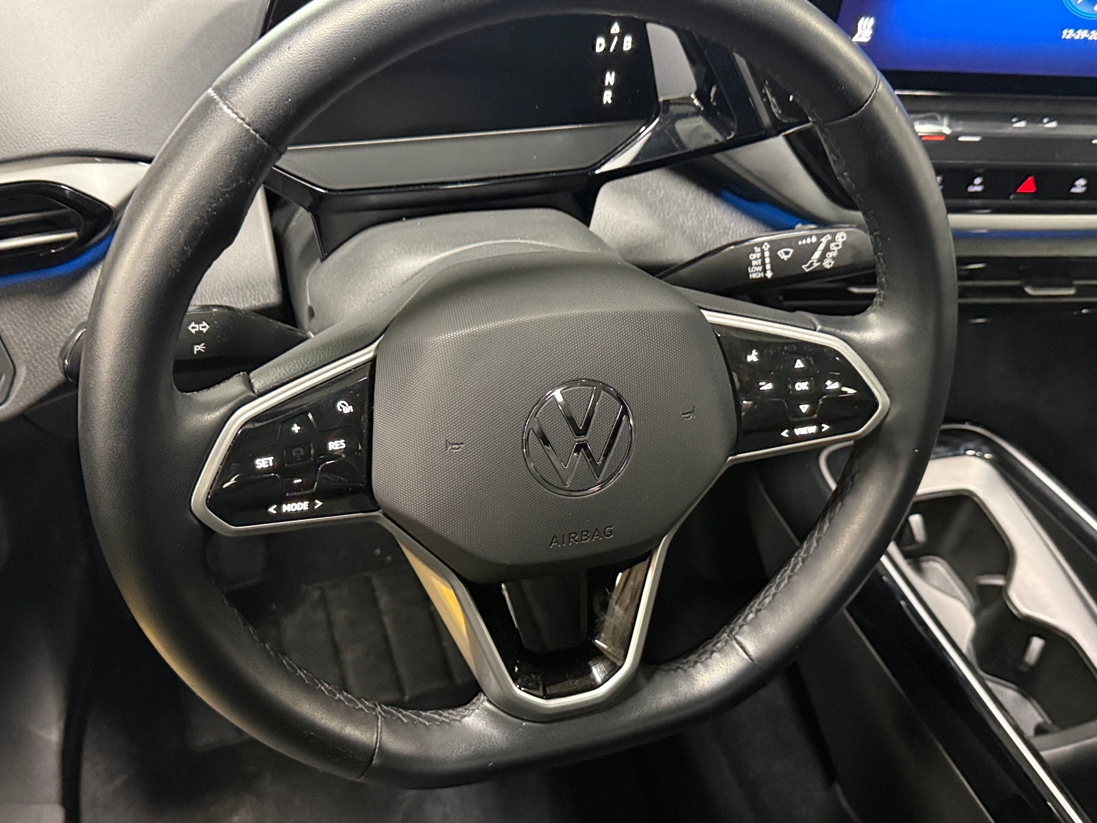 Thumbnail: 2023 Volkswagen ID.4 - 4