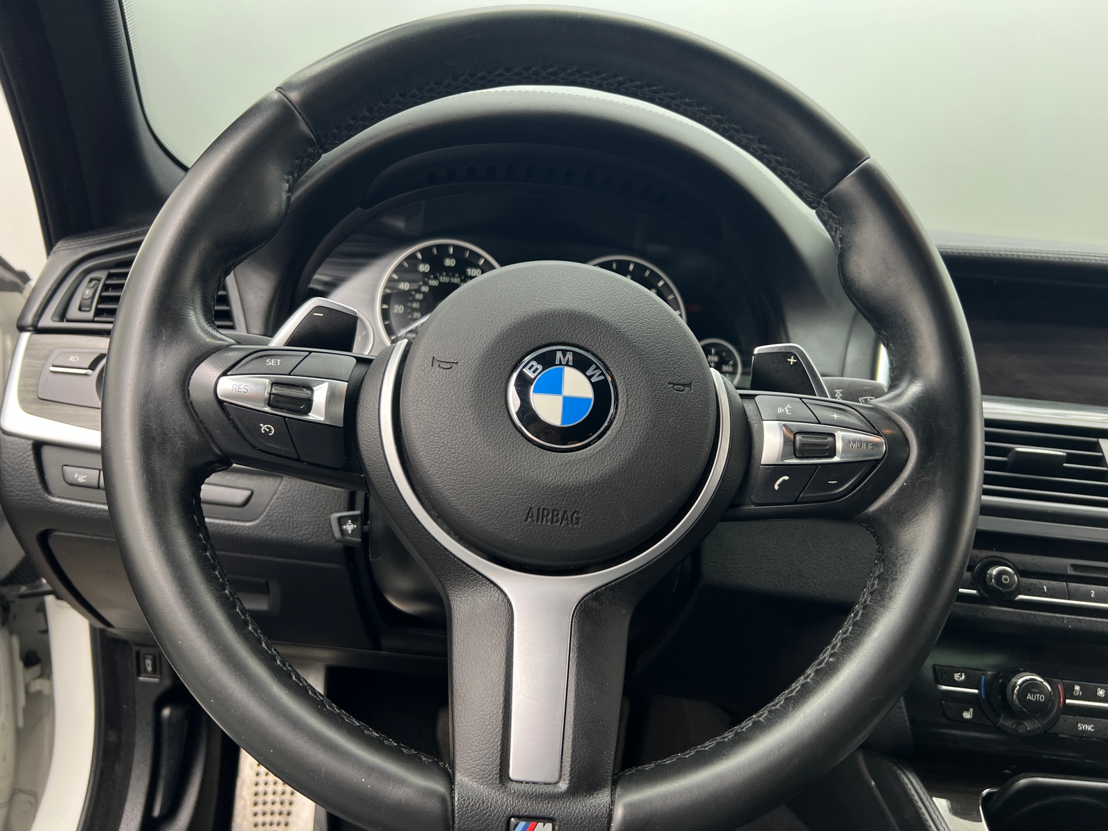 Thumbnail: 2016 BMW 5 Series - 4