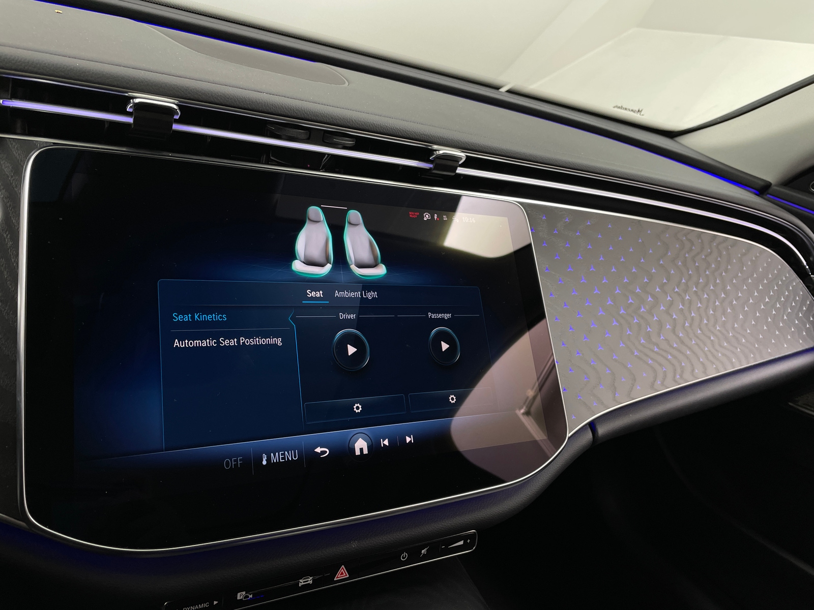 Thumbnail: 2024 Mercedes-Benz E-Class - 3