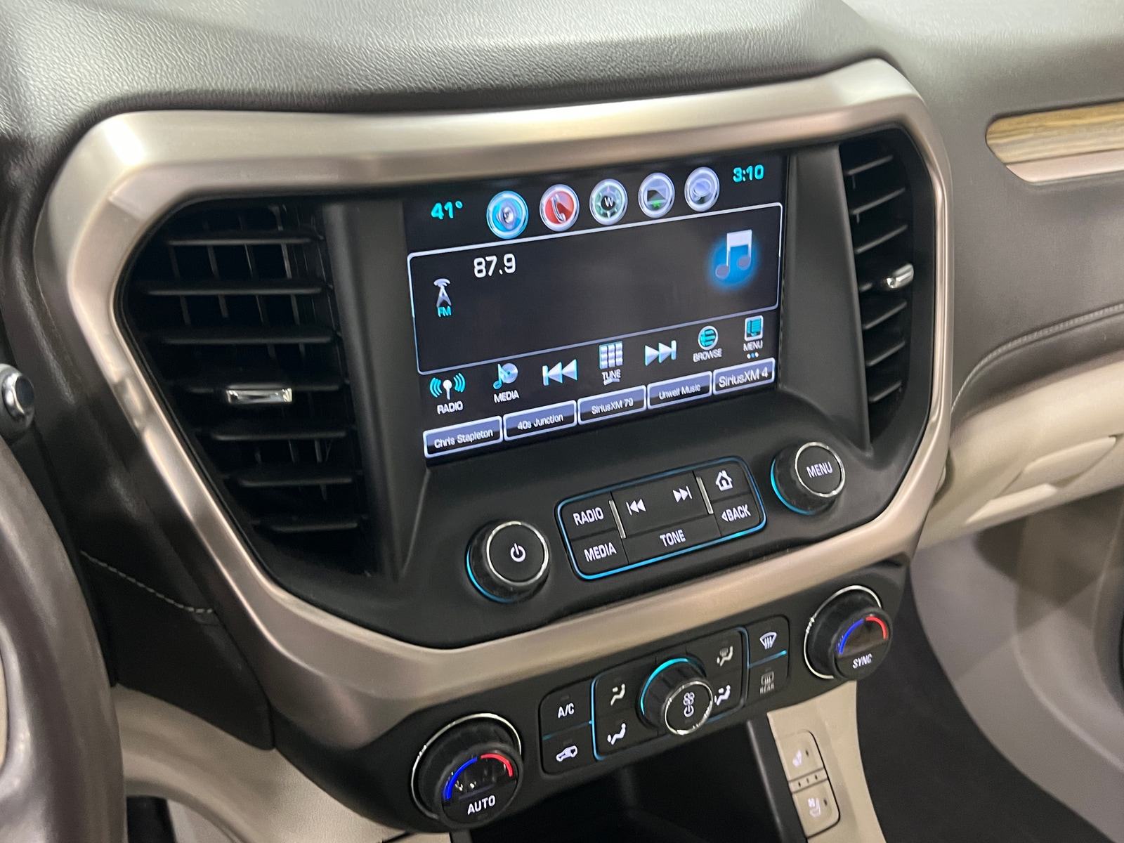 Thumbnail: 2018 GMC Acadia - 3