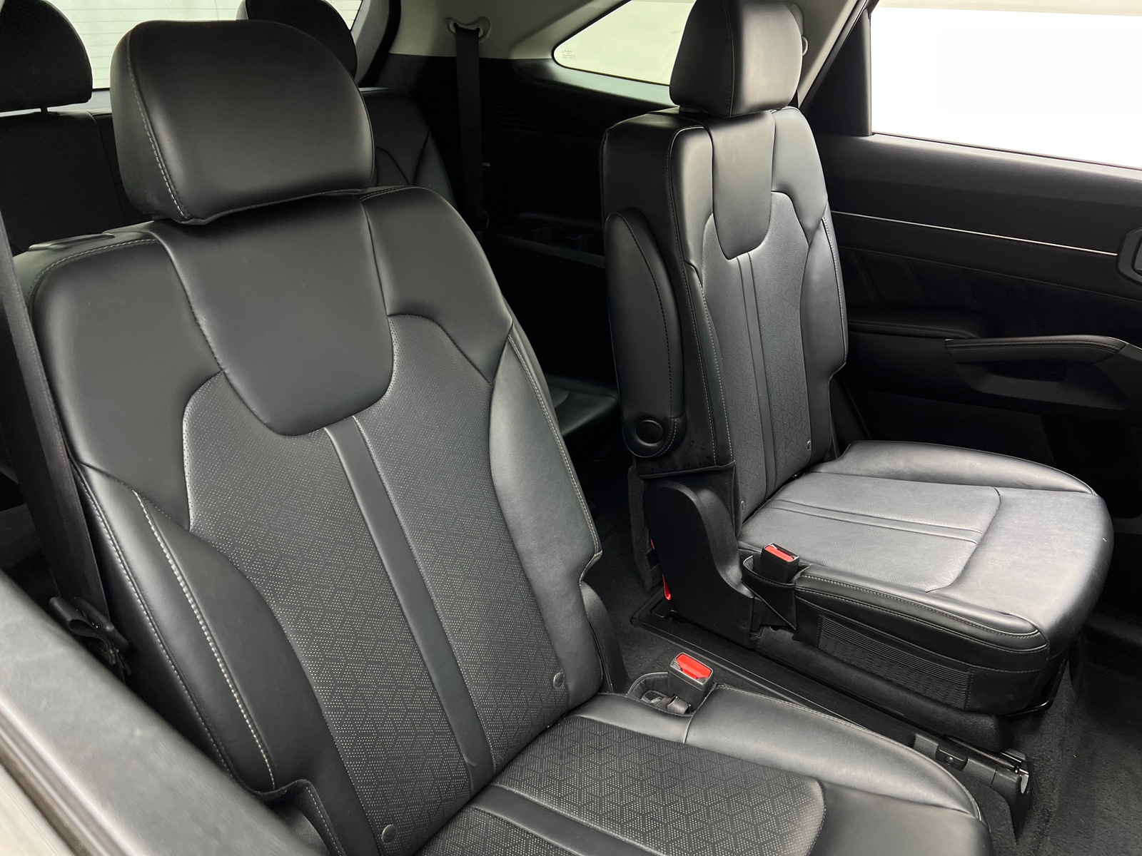 Thumbnail: 2023 Kia Sorento - 5