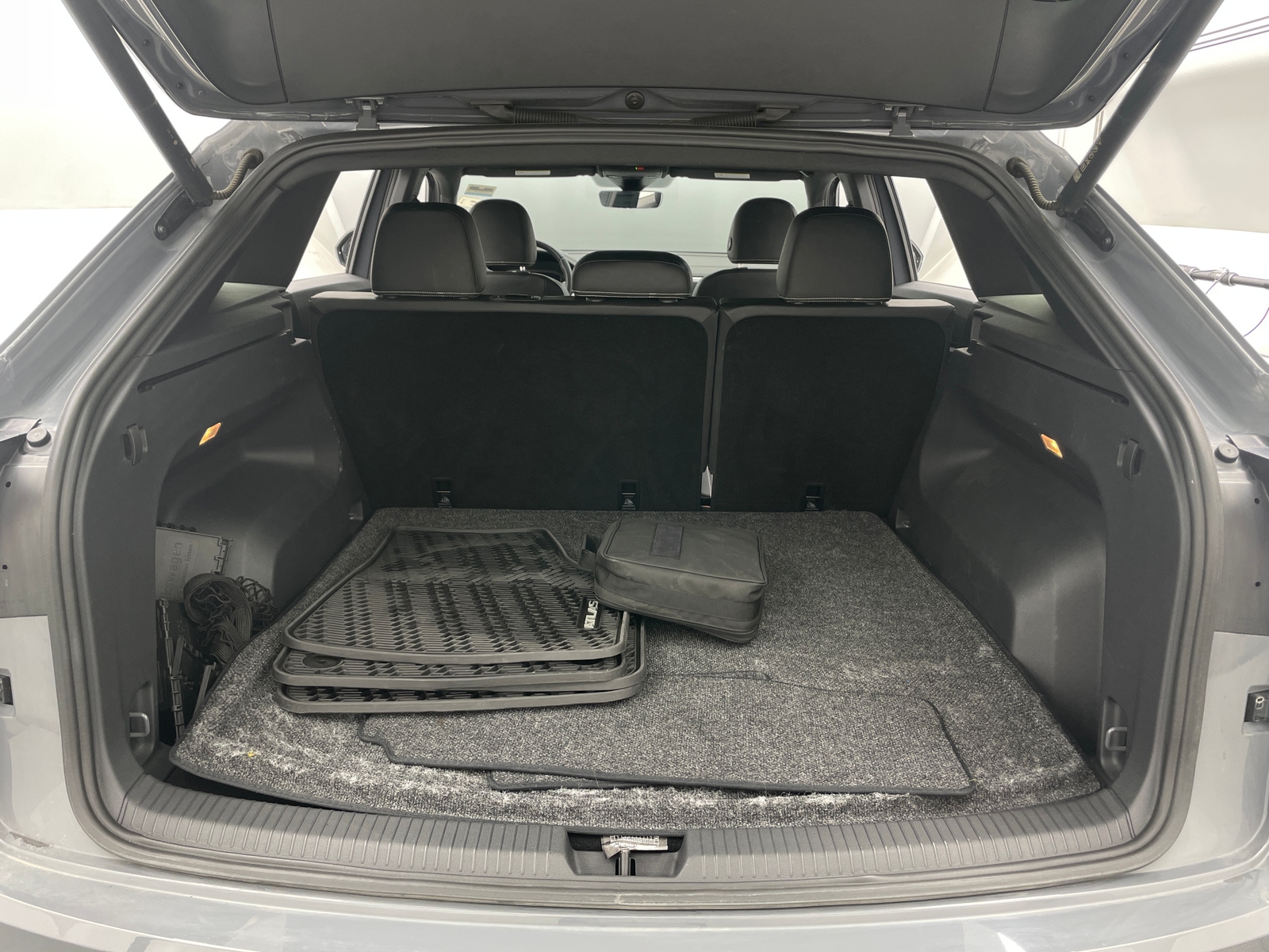 Thumbnail: 2023 Volkswagen Atlas - 6