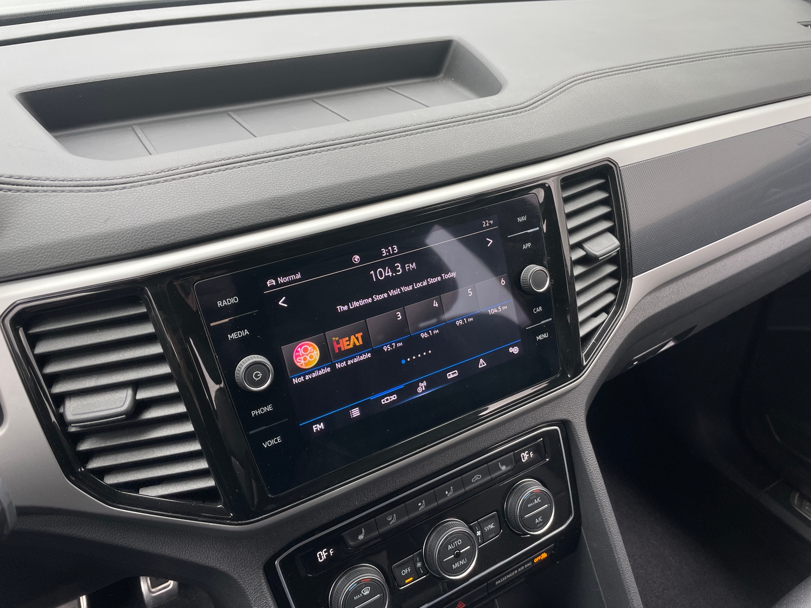 Thumbnail: 2023 Volkswagen Atlas - 3