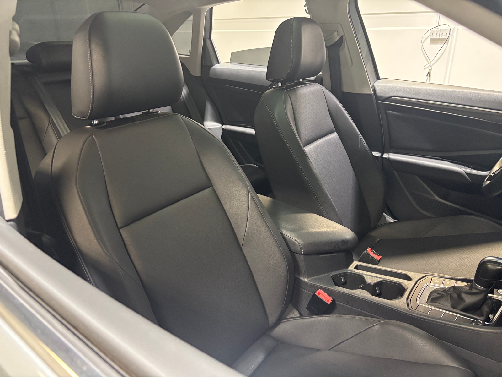 Thumbnail: 2019 Volkswagen Jetta - 2