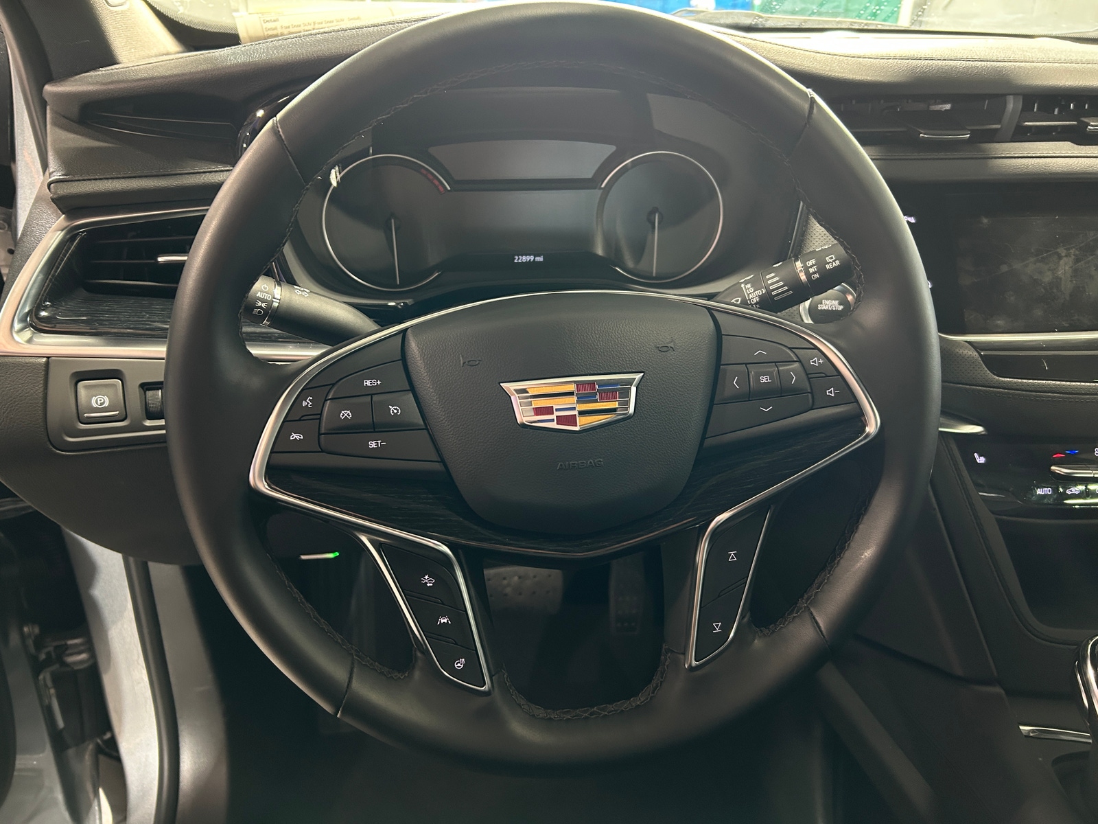 Thumbnail: 2025 Cadillac XT5 - 4
