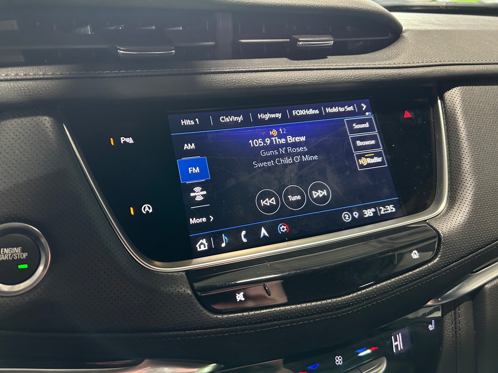 Thumbnail: 2025 Cadillac XT5 - 3