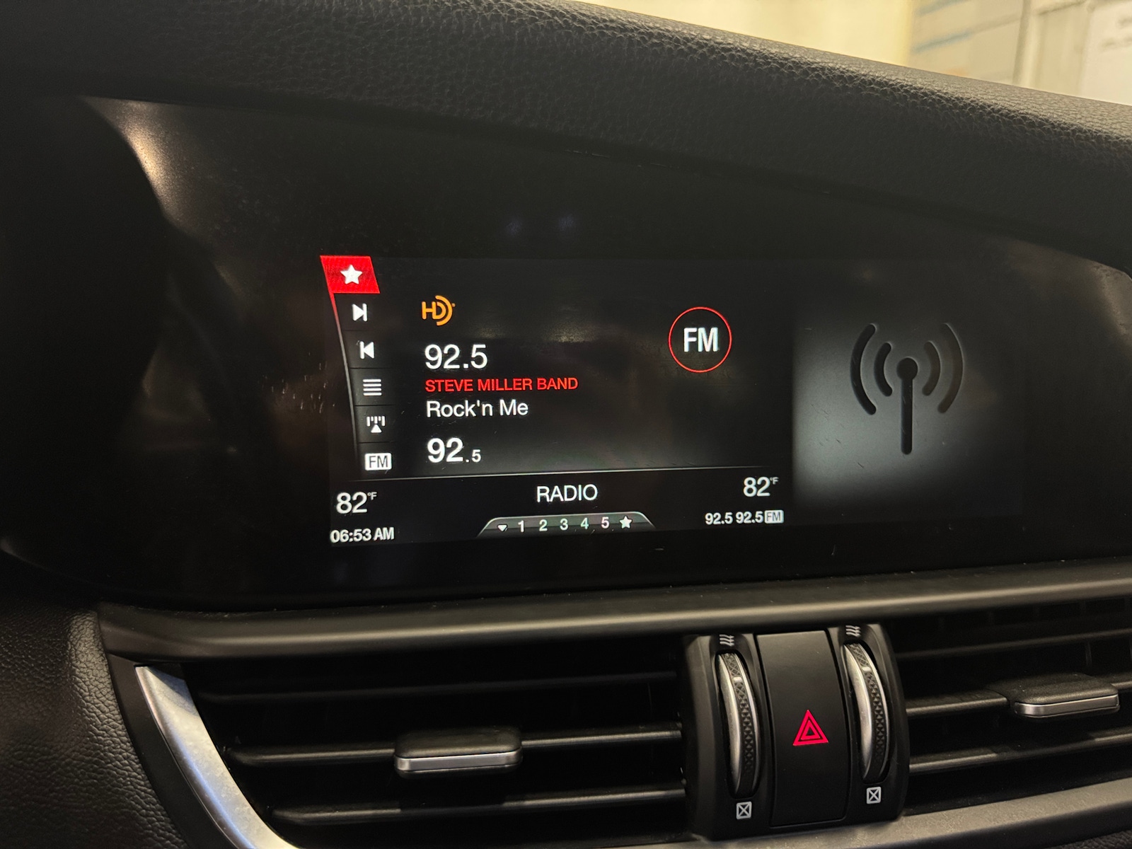 Thumbnail: 2018 Alfa Romeo Giulia - 3