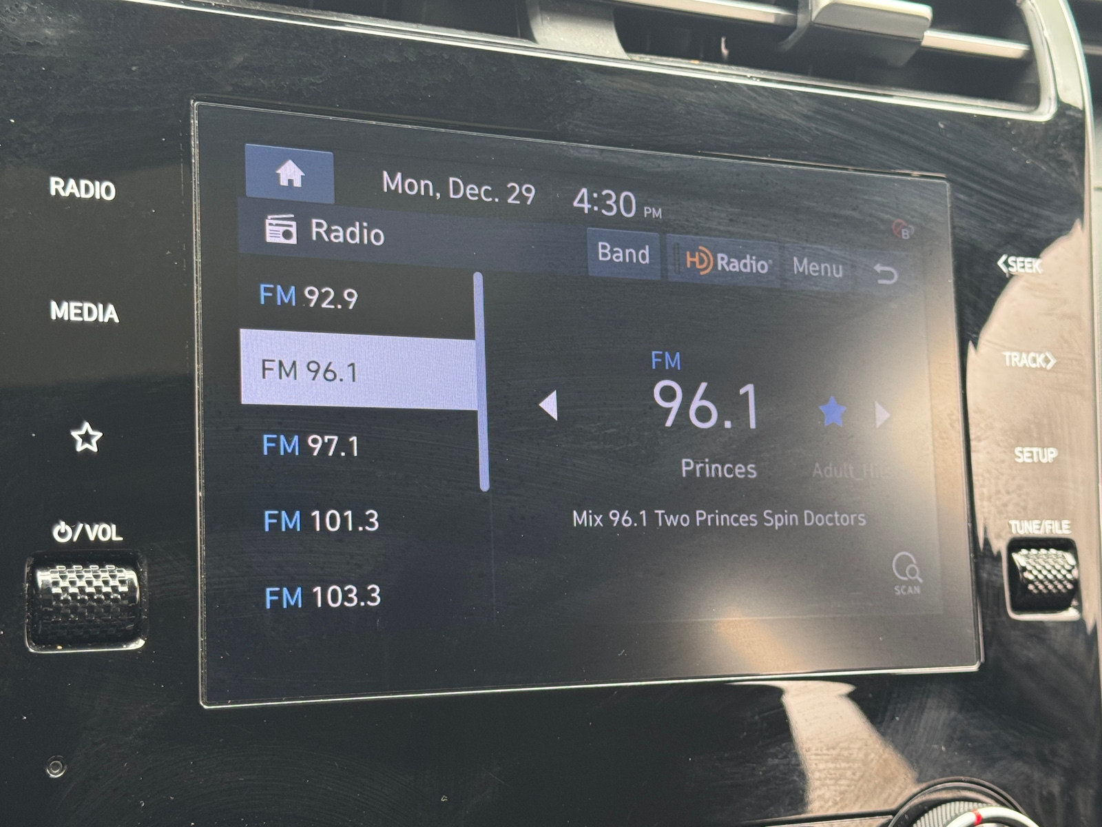 Thumbnail: 2023 Hyundai Santa Cruz - 4