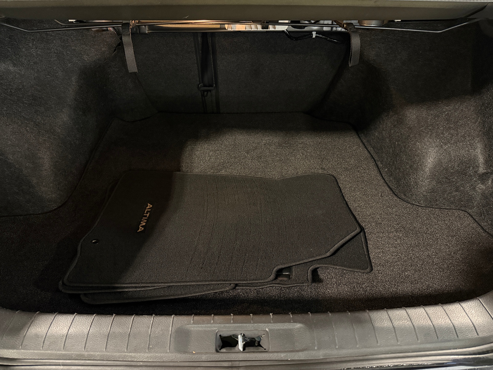 Thumbnail: 2017 Nissan Altima - 6