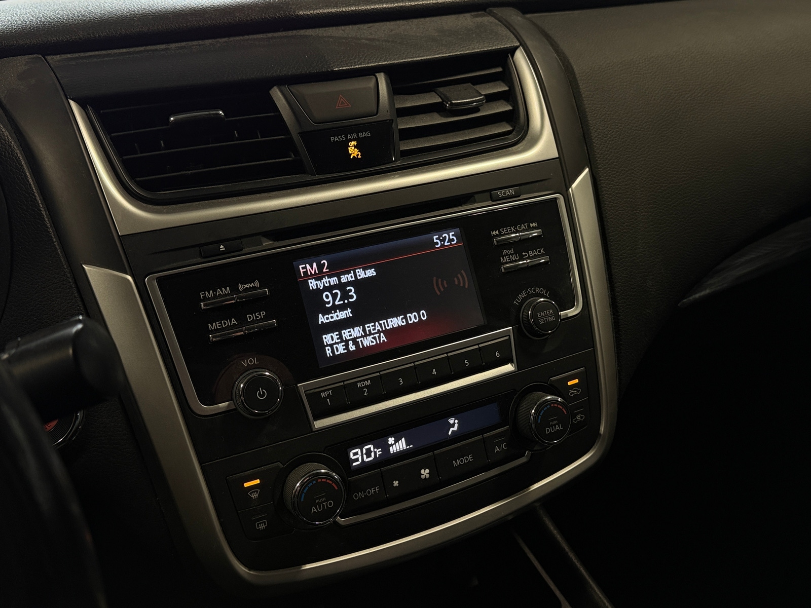 Thumbnail: 2017 Nissan Altima - 3