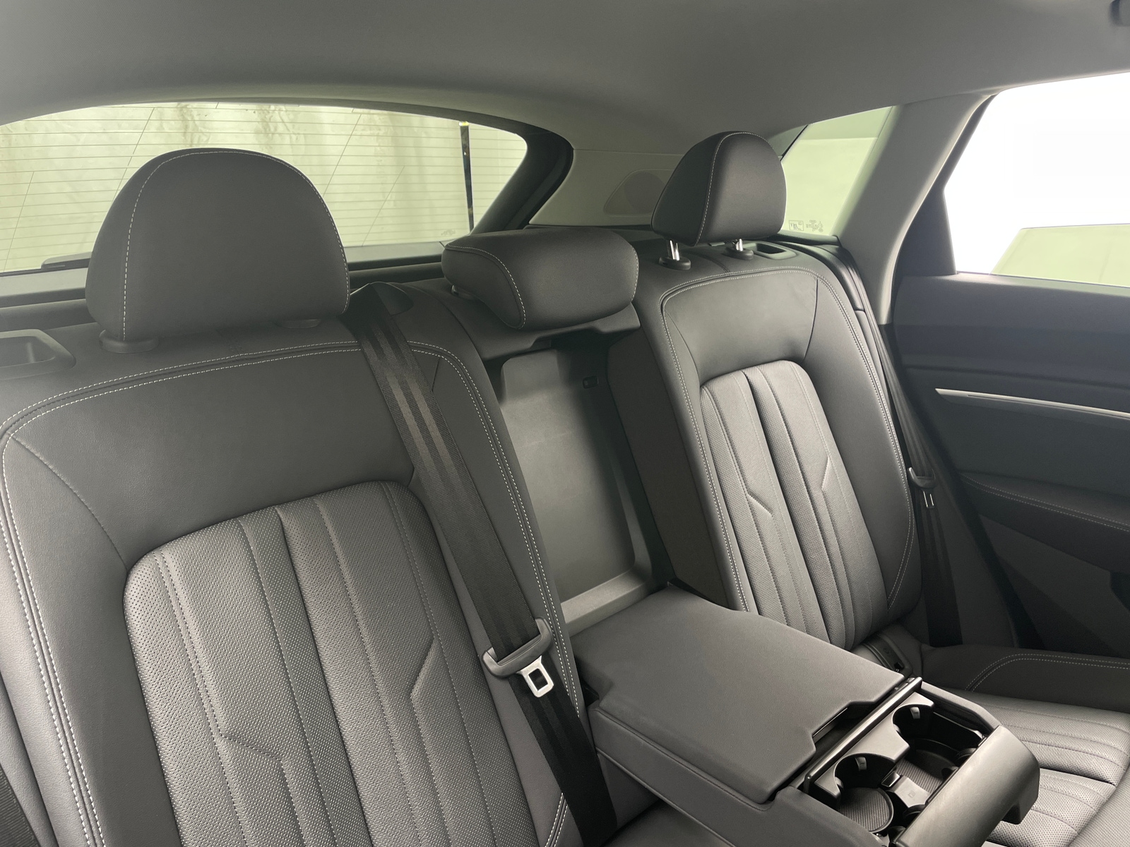 Thumbnail: 2019 Audi e-tron - 5