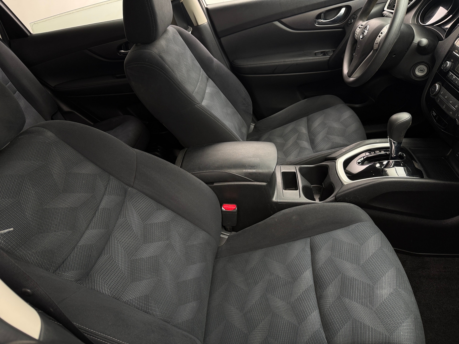 Thumbnail: 2016 Nissan Rogue - 2