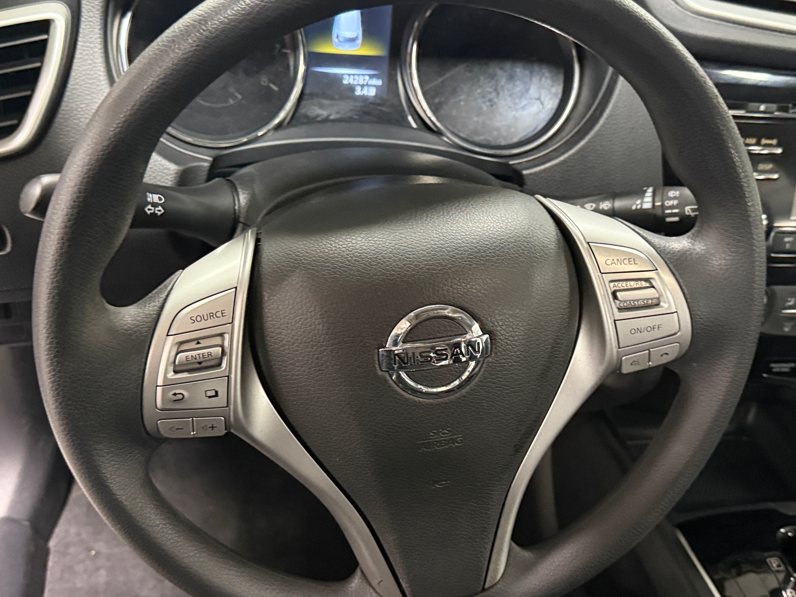 Thumbnail: 2016 Nissan Rogue - 5