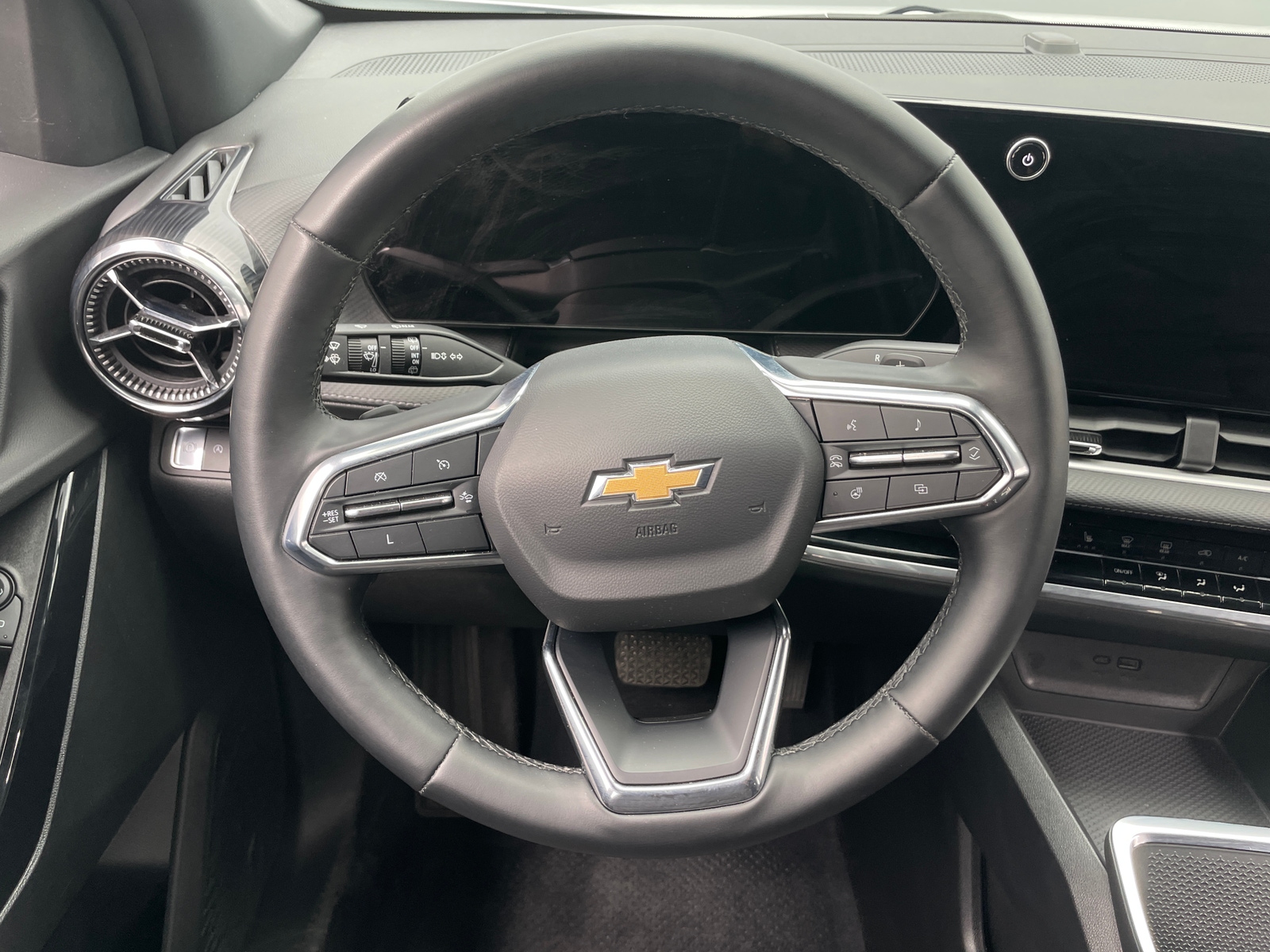 Thumbnail: 2025 Chevrolet Equinox - 5