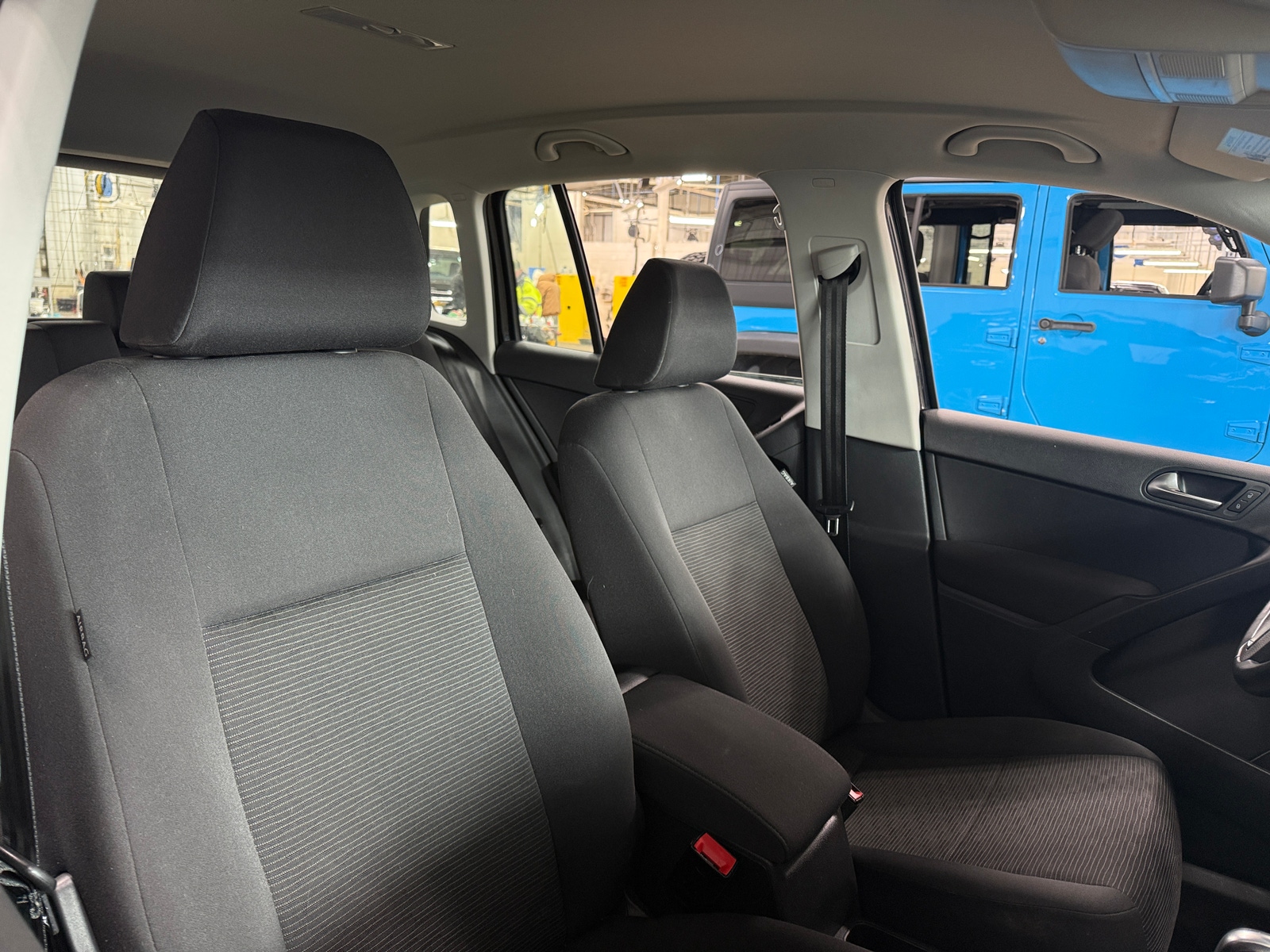 Thumbnail: 2018 Volkswagen Tiguan - 2