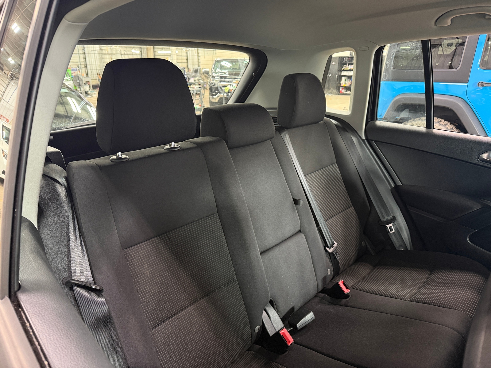 Thumbnail: 2018 Volkswagen Tiguan - 6