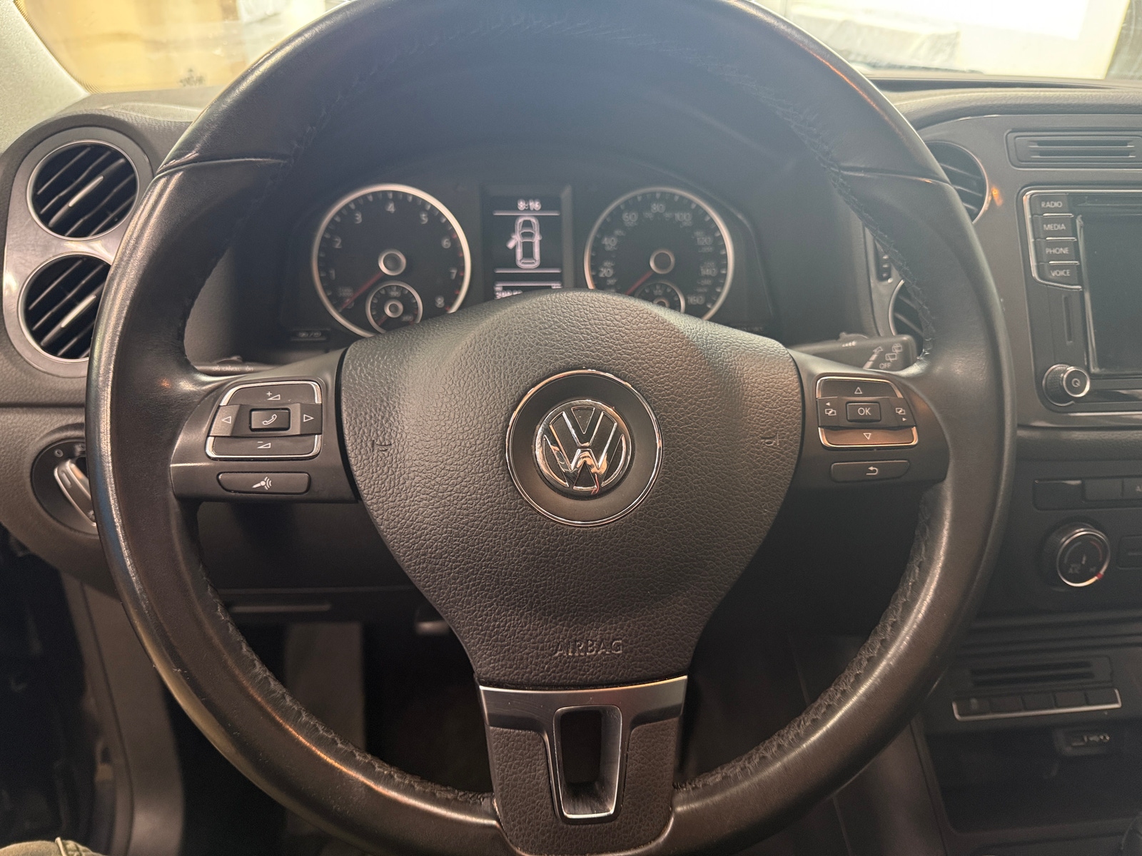 Thumbnail: 2018 Volkswagen Tiguan - 5