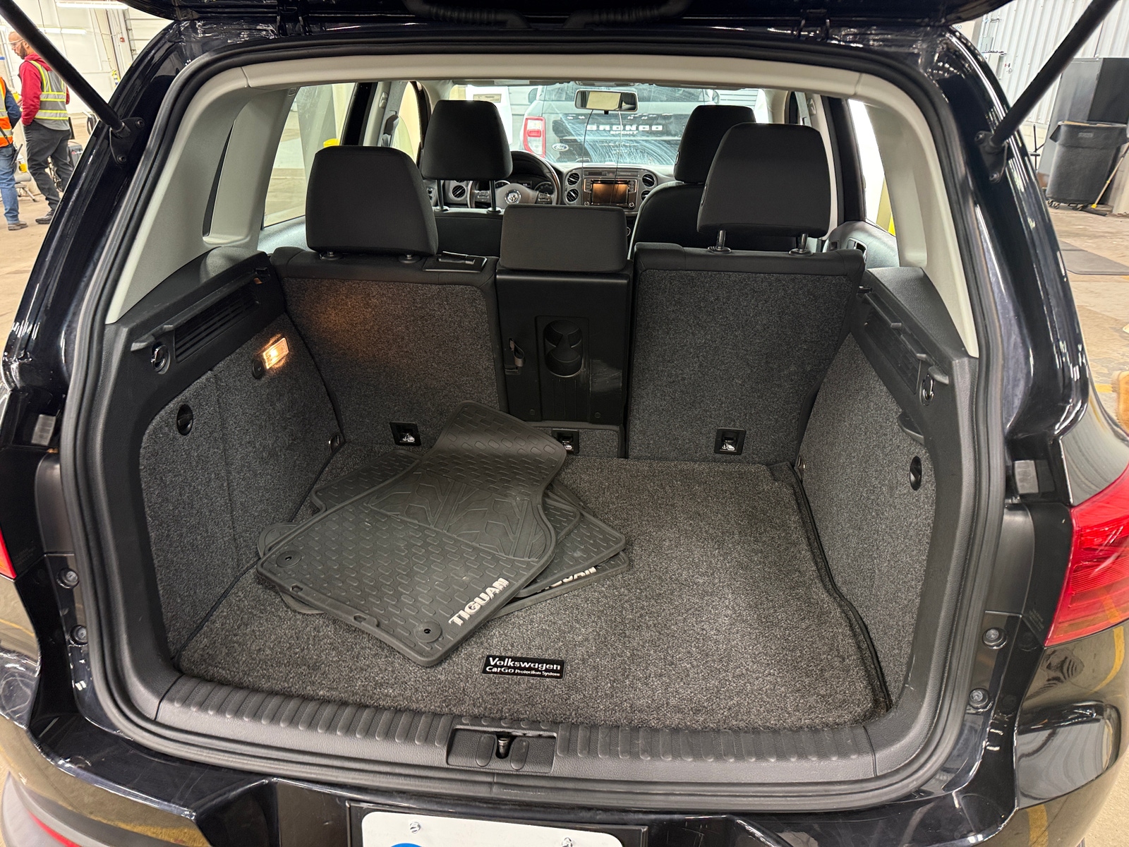 Thumbnail: 2018 Volkswagen Tiguan - 7